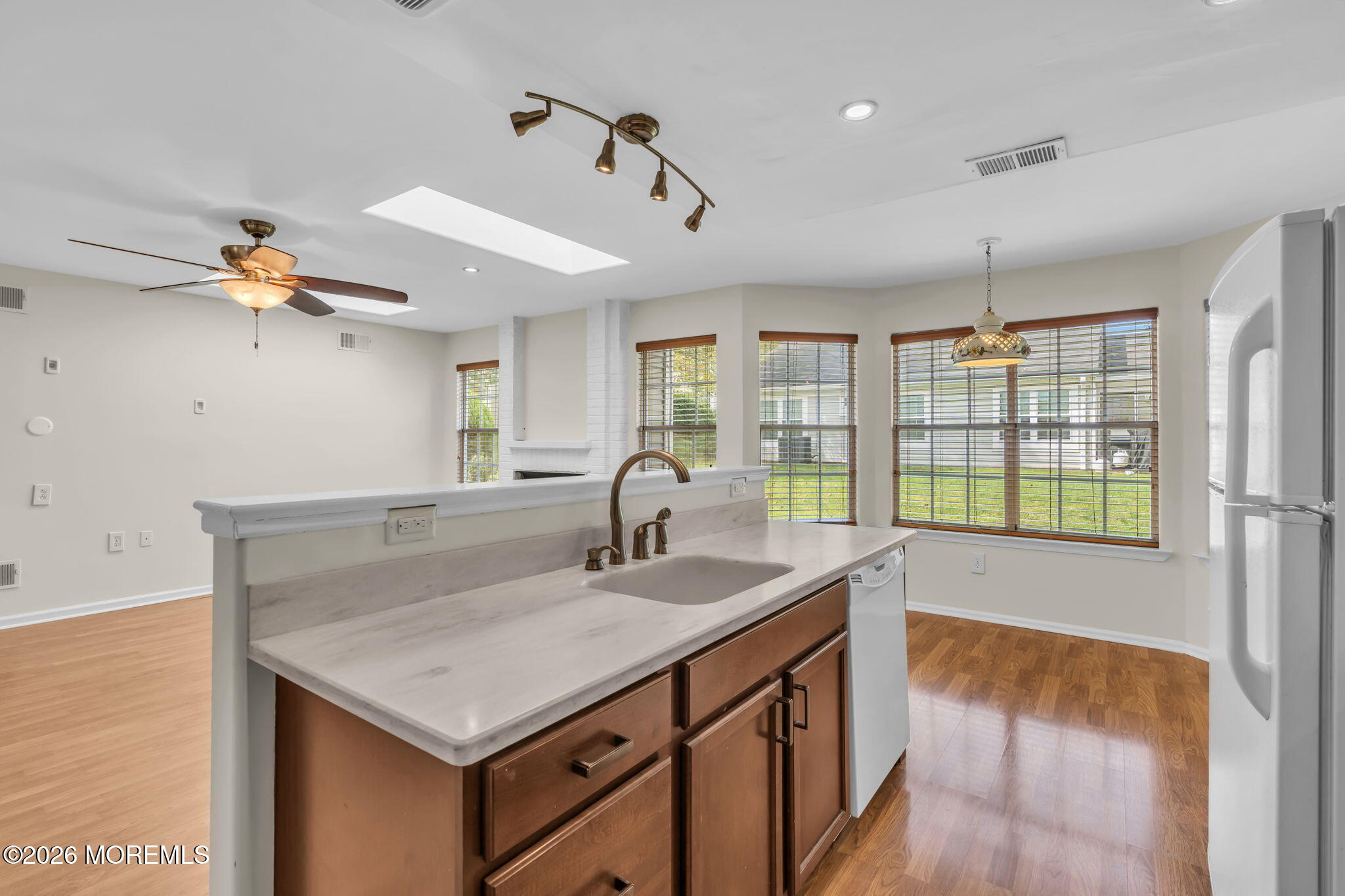 978A Thornbury Lane Image 3
