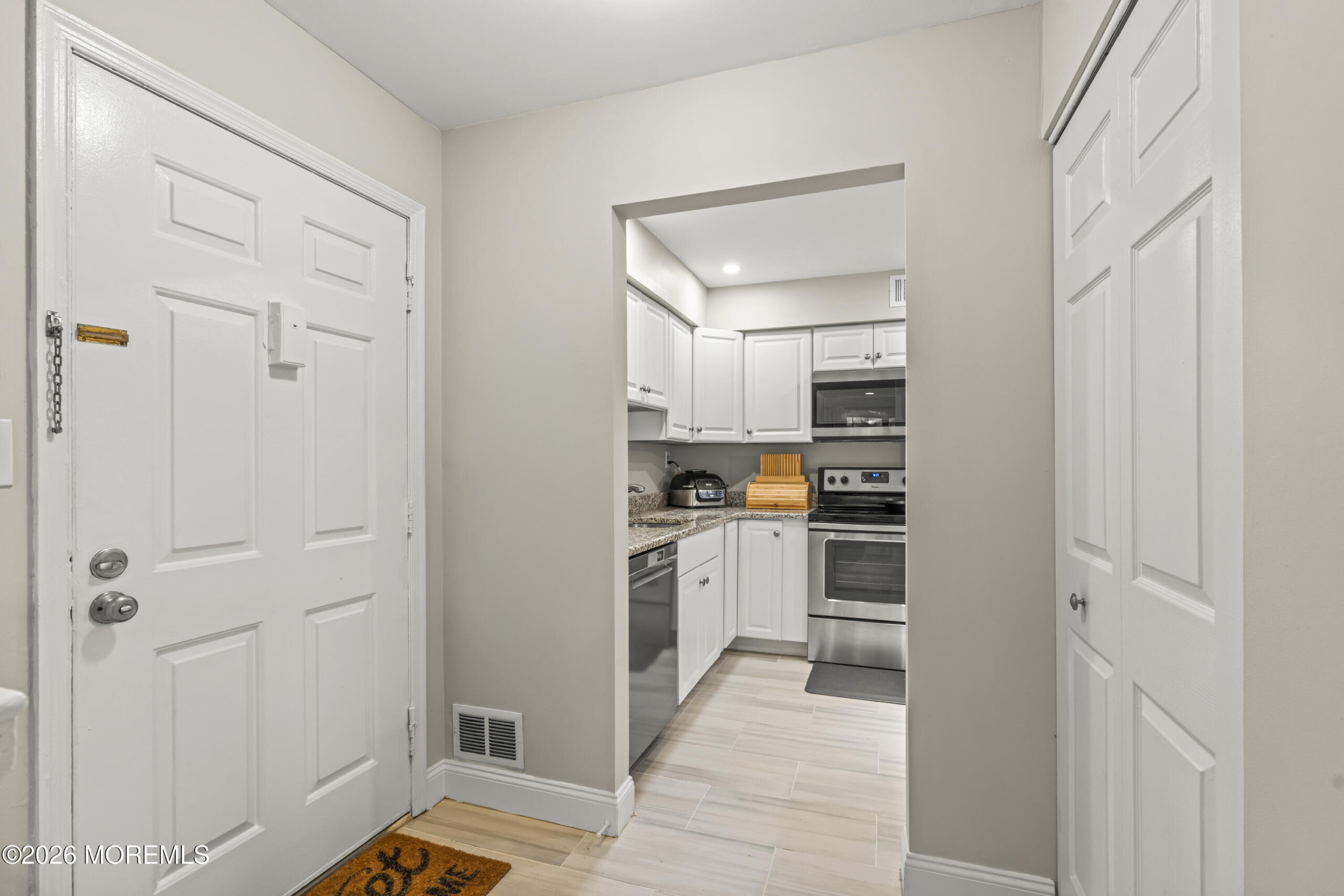 303 Wellington PL Image 4