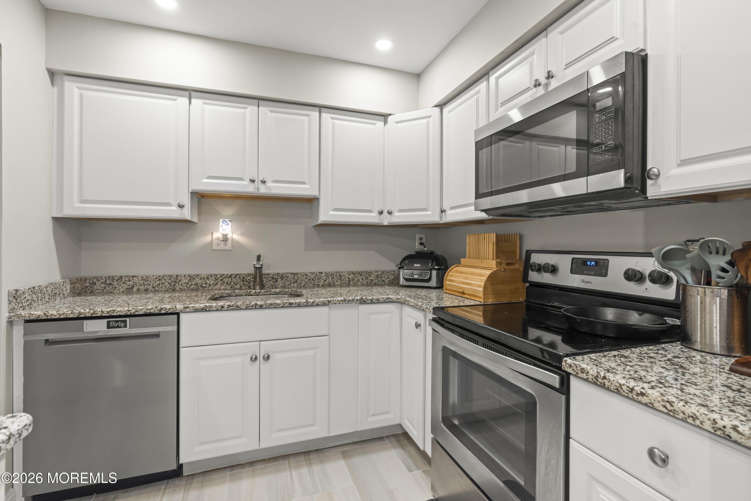 303 Wellington PL, Aberdeen, NJ, 07747 image 6