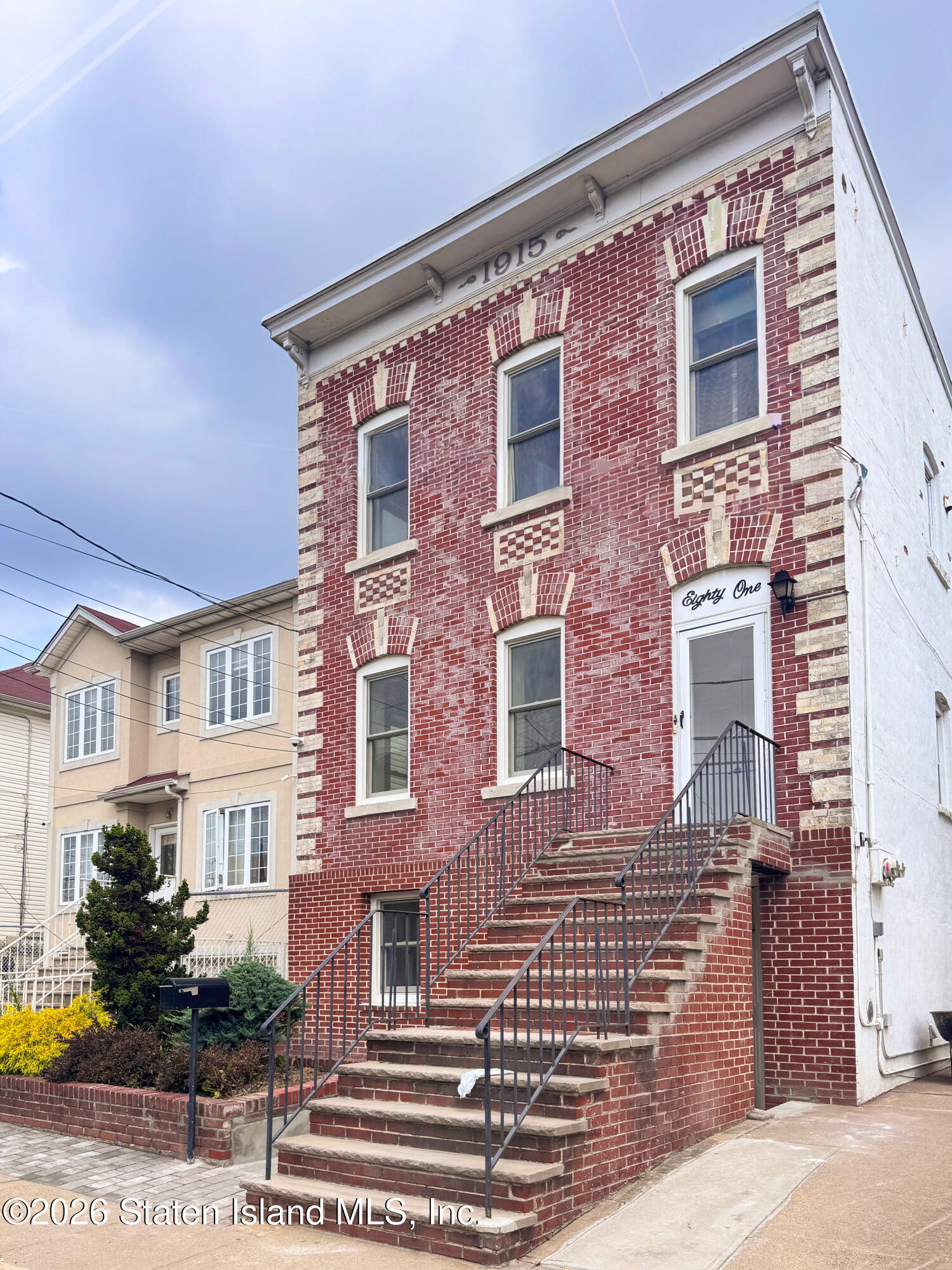 81 Sumner Avenue Image 2