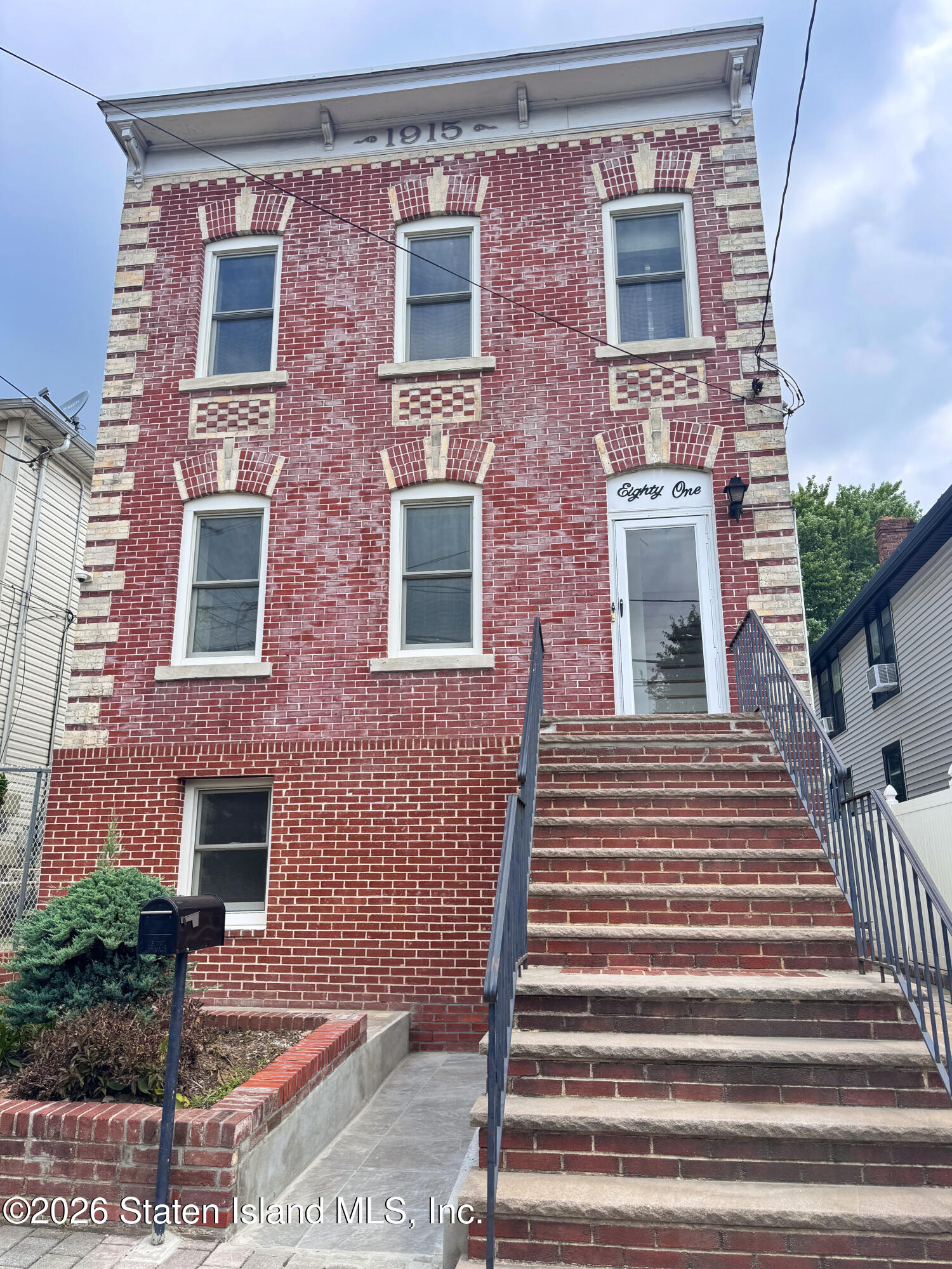 81 Sumner Avenue, Staten Island, NY, 10314