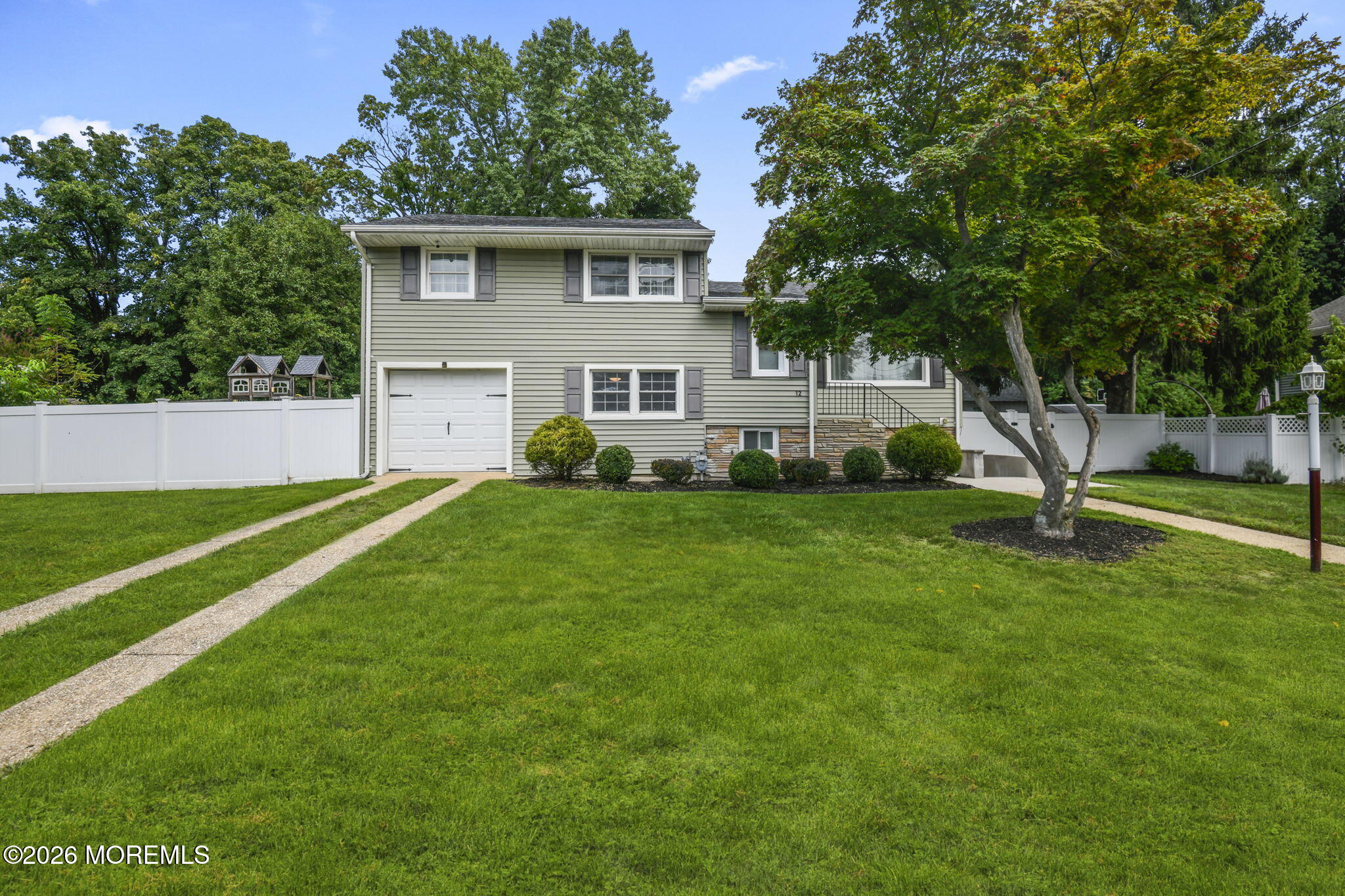 12 Coral Way Image 3