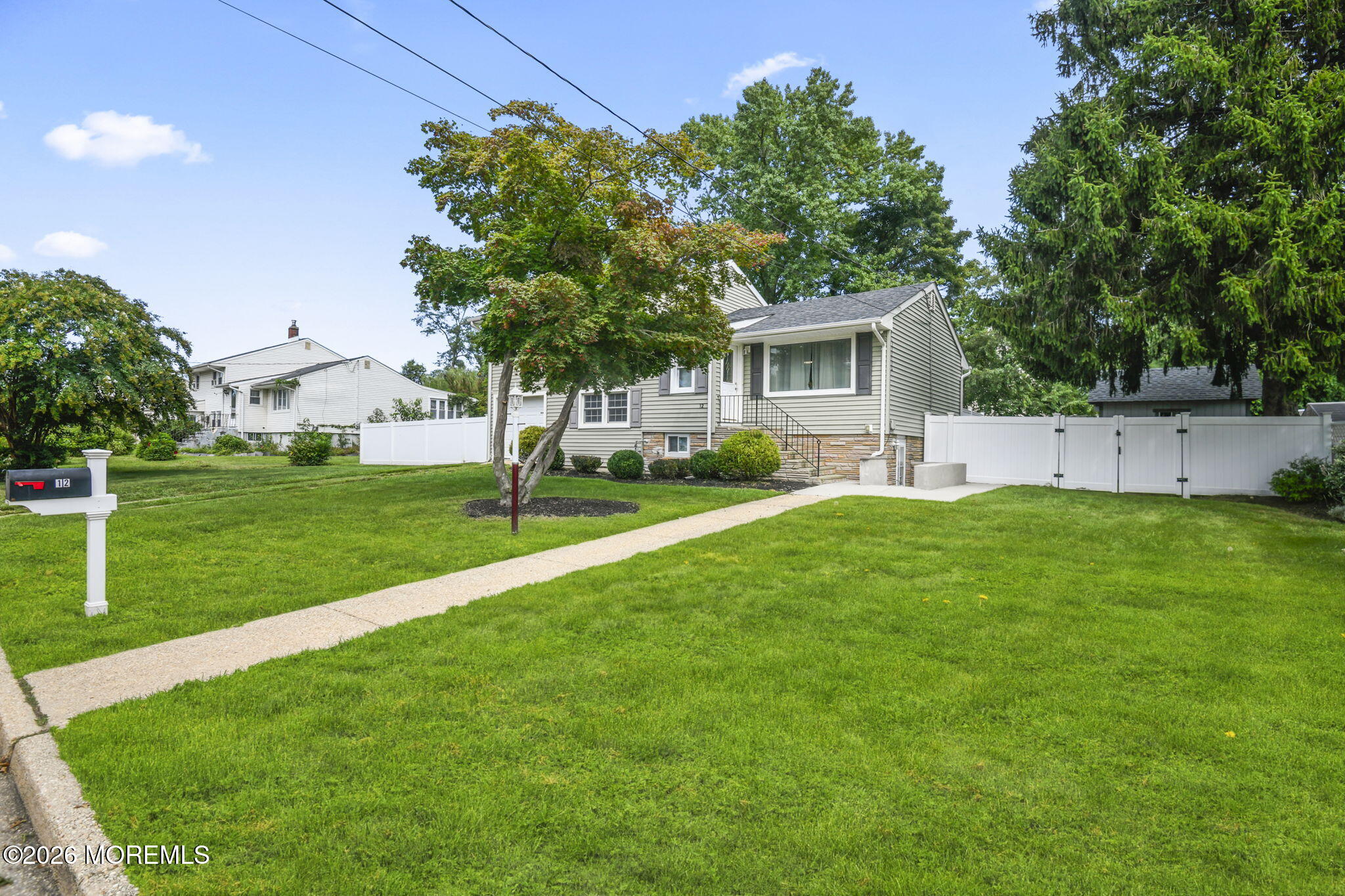 12 Coral Way Image 2