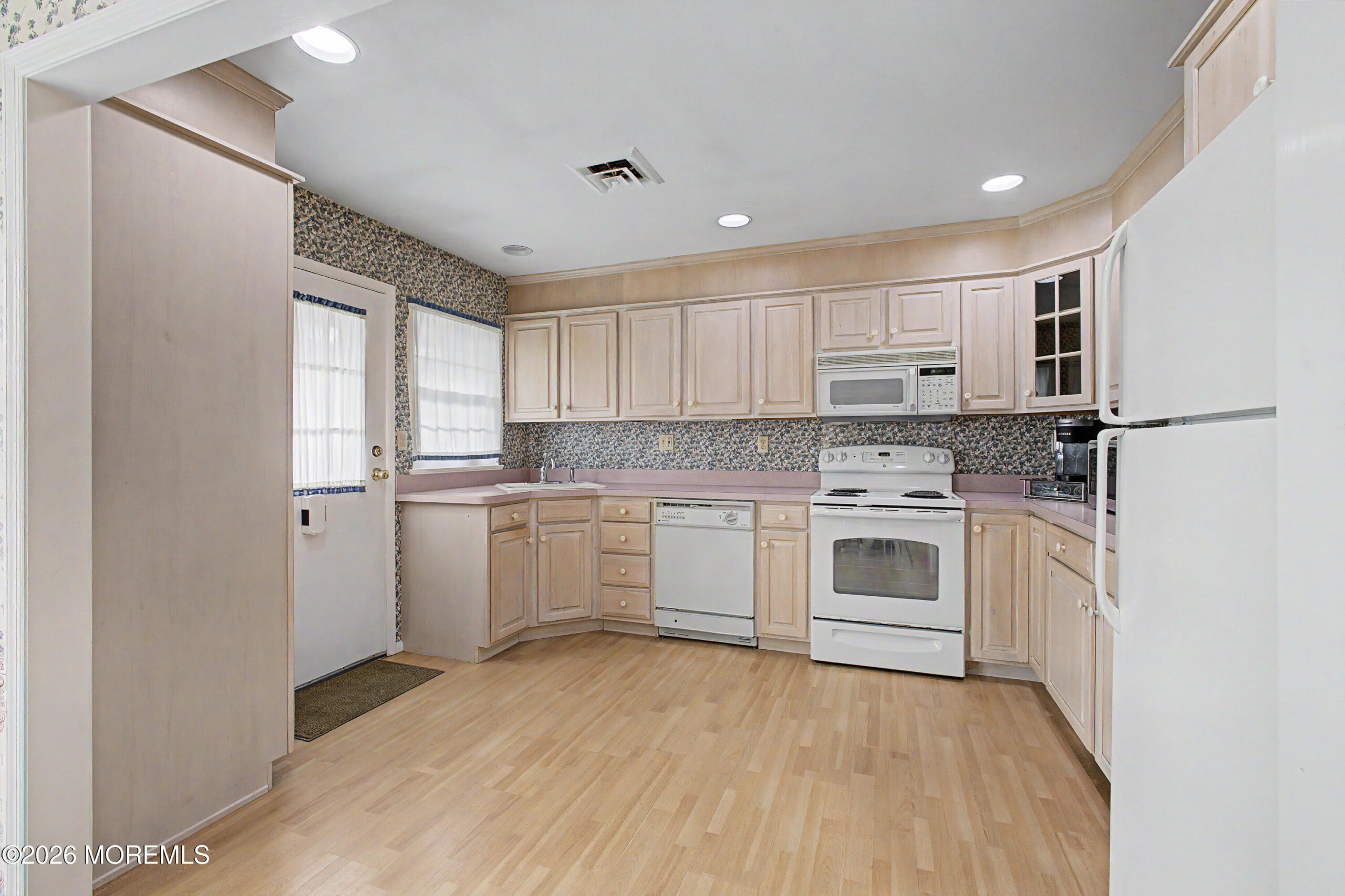 1051B Argyll Circle, Lakewood, NJ, 08701 image 11