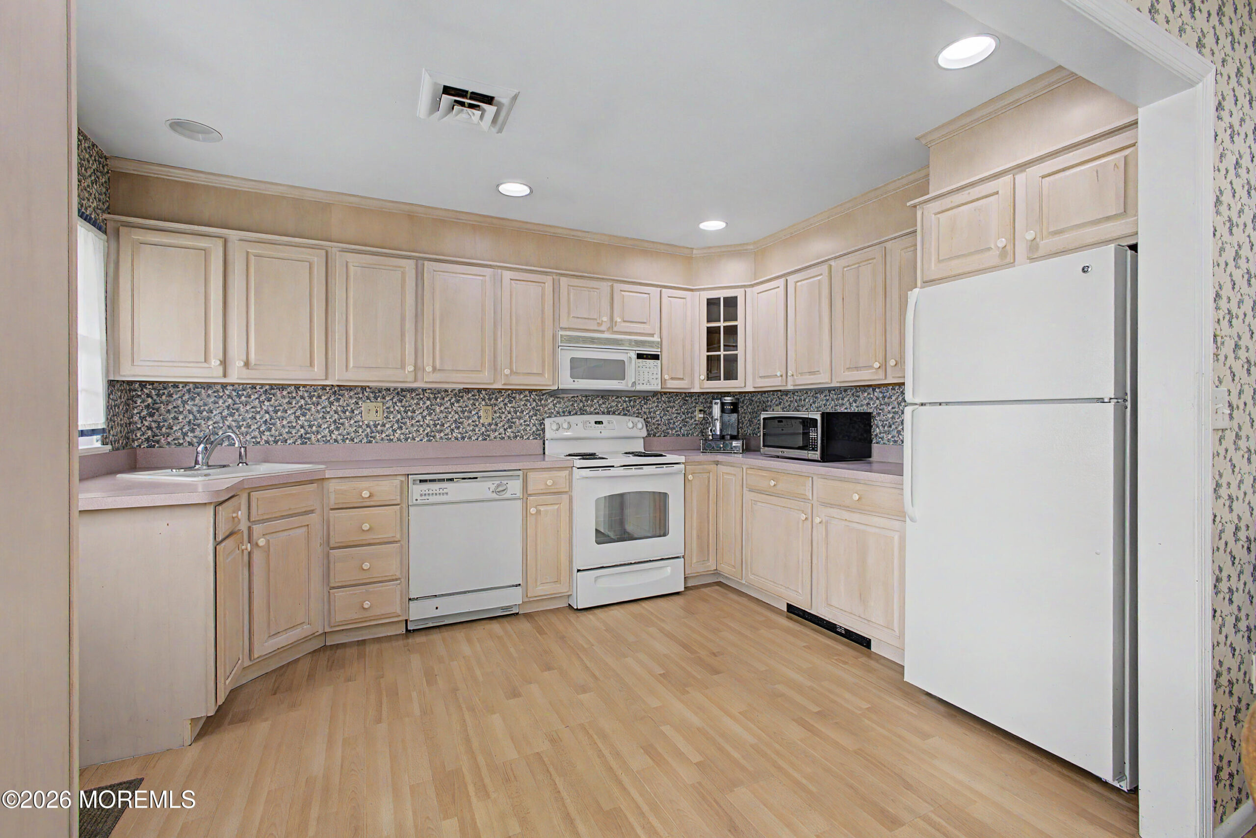 1051B Argyll Circle, Lakewood, NJ, 08701 image 12