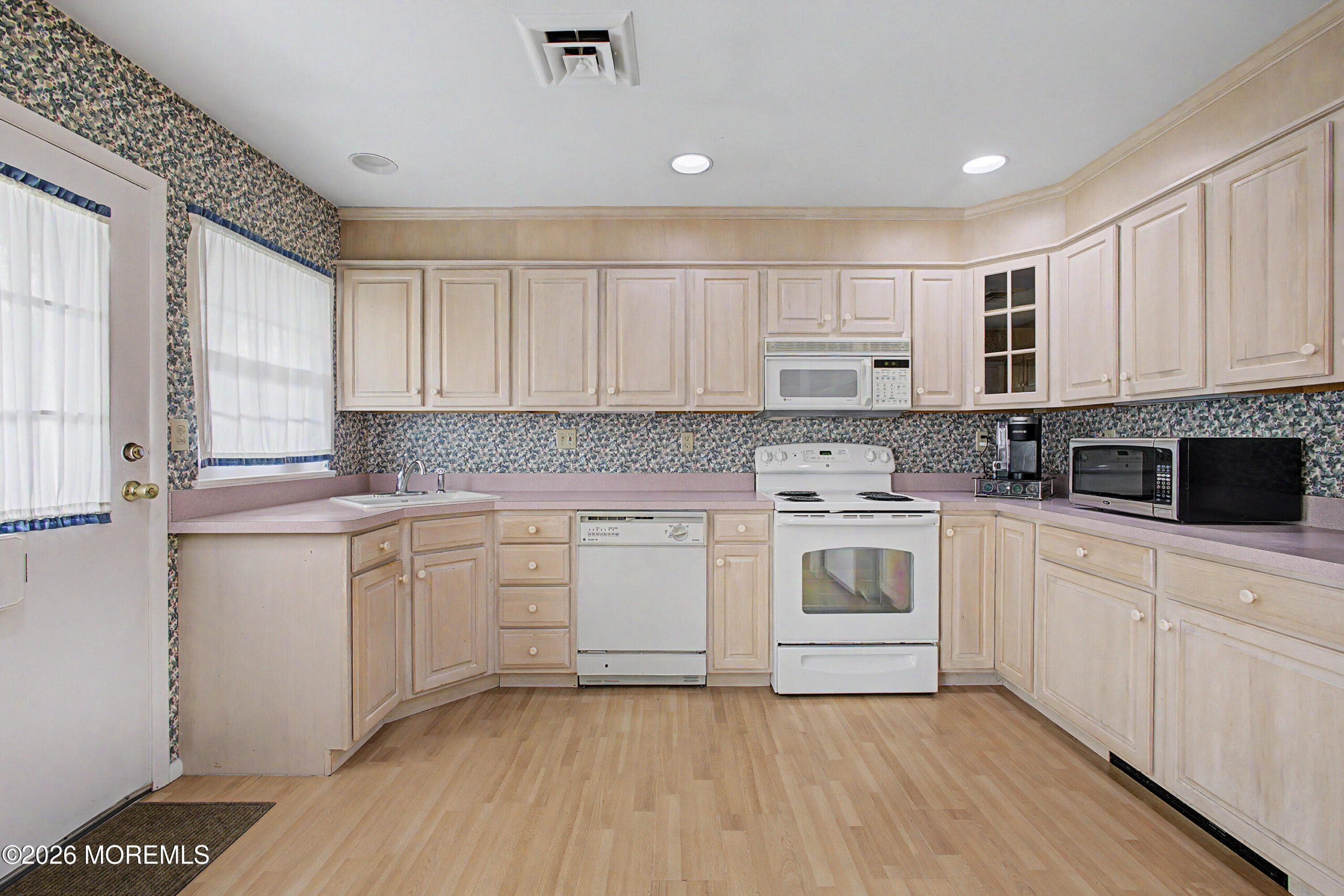 1051B Argyll Circle, Lakewood, NJ, 08701 image 13