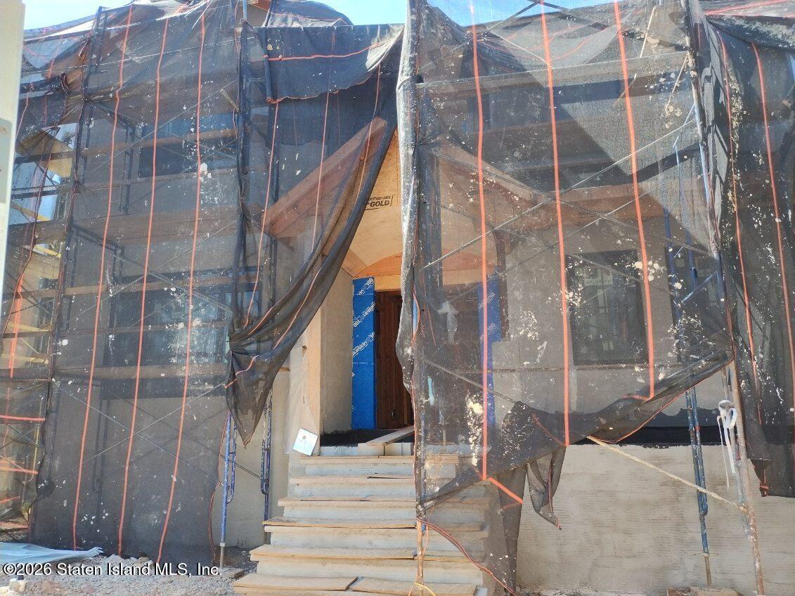 16 Latham Place Image 4