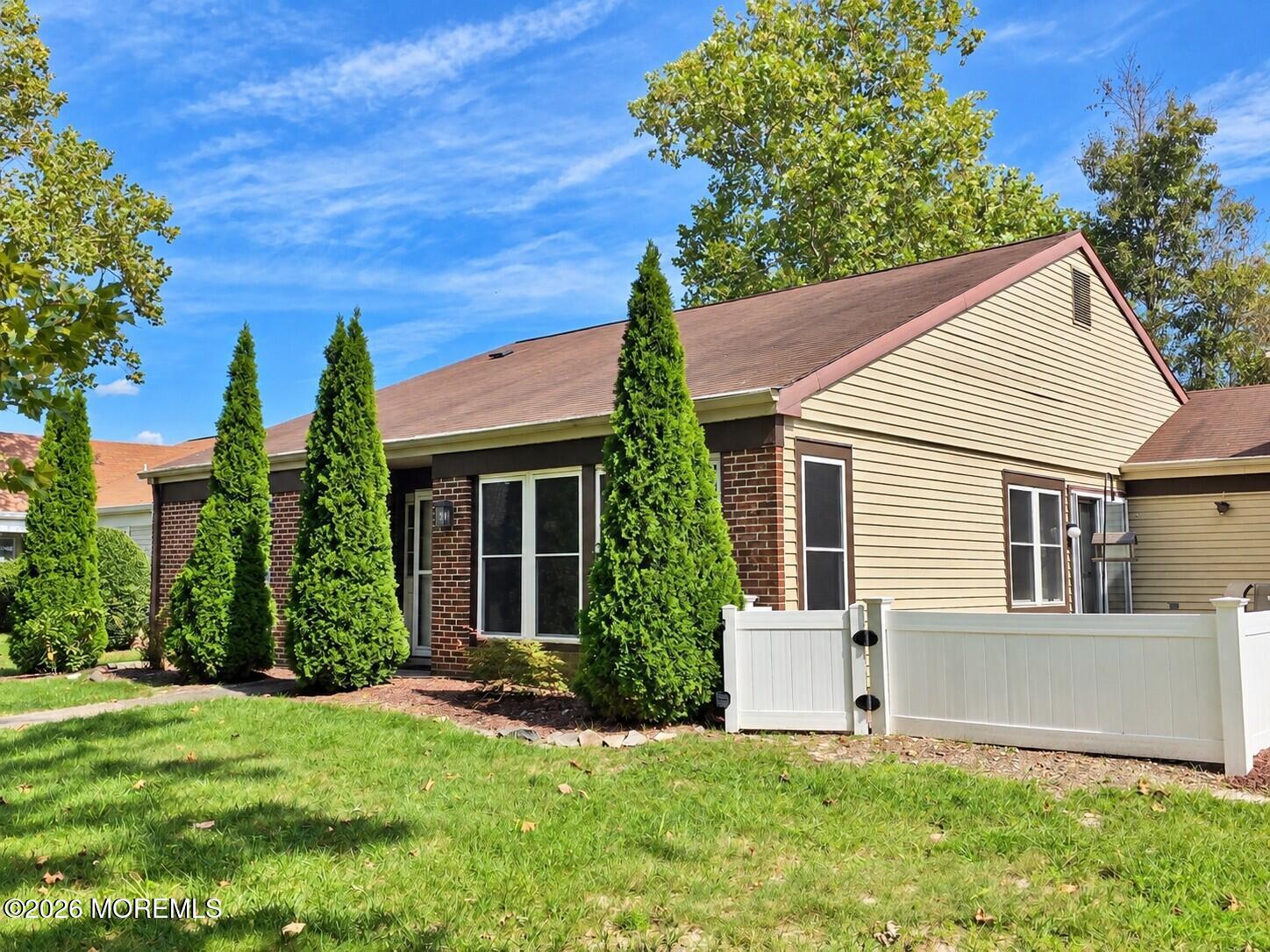 915A Liverpool Circle Image 2