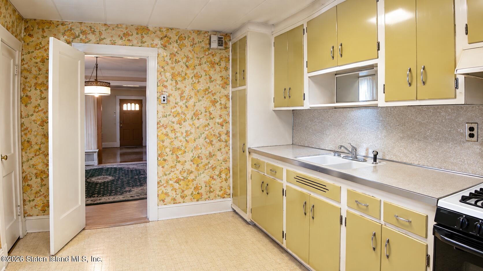 79-52 77th Avenue, Queens, NY, 11385 image 6