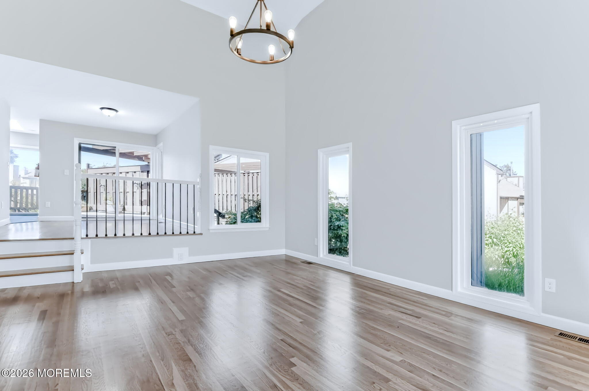 32 Emerald Lane Image 5