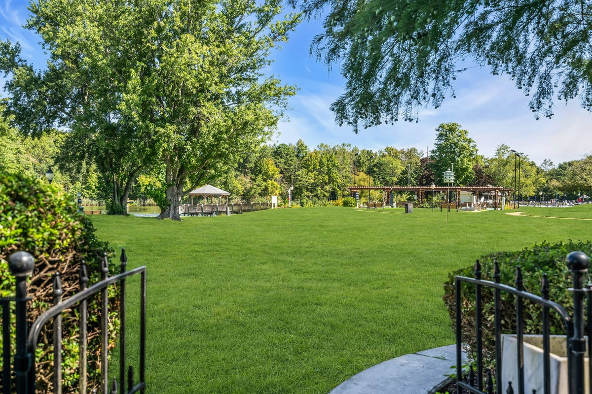 2 B Buckingham Drive, Manchester, NJ, 08759 image 33