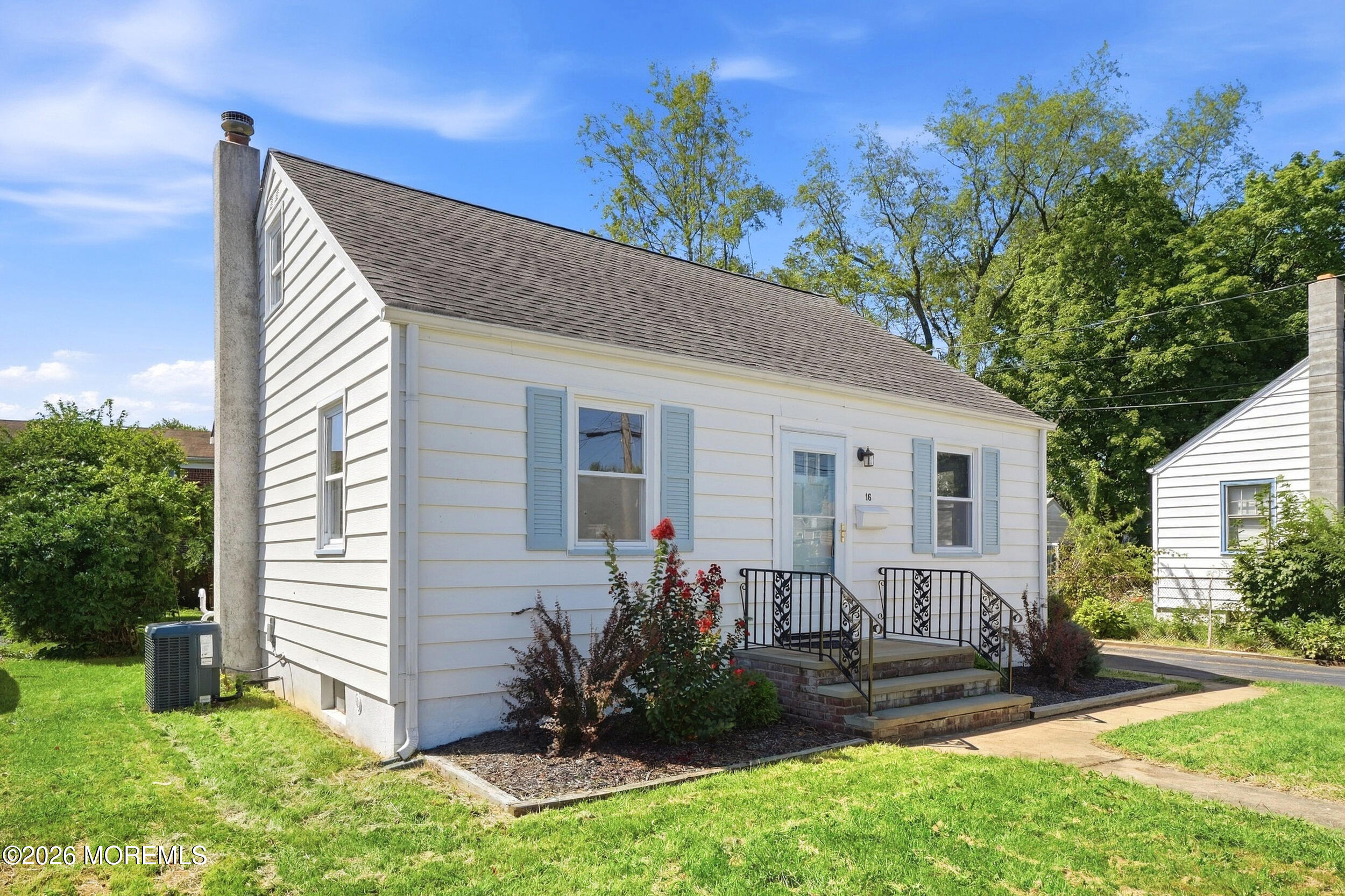 16 Eisenhower Avenue Image 3