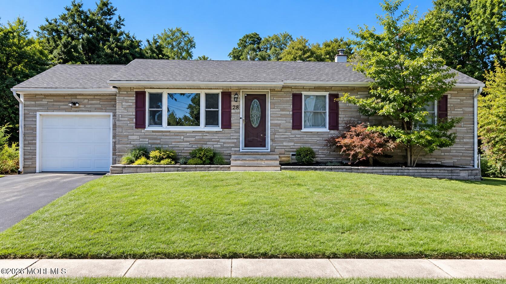 28 Woodside Drive, Howell, NJ, 07731