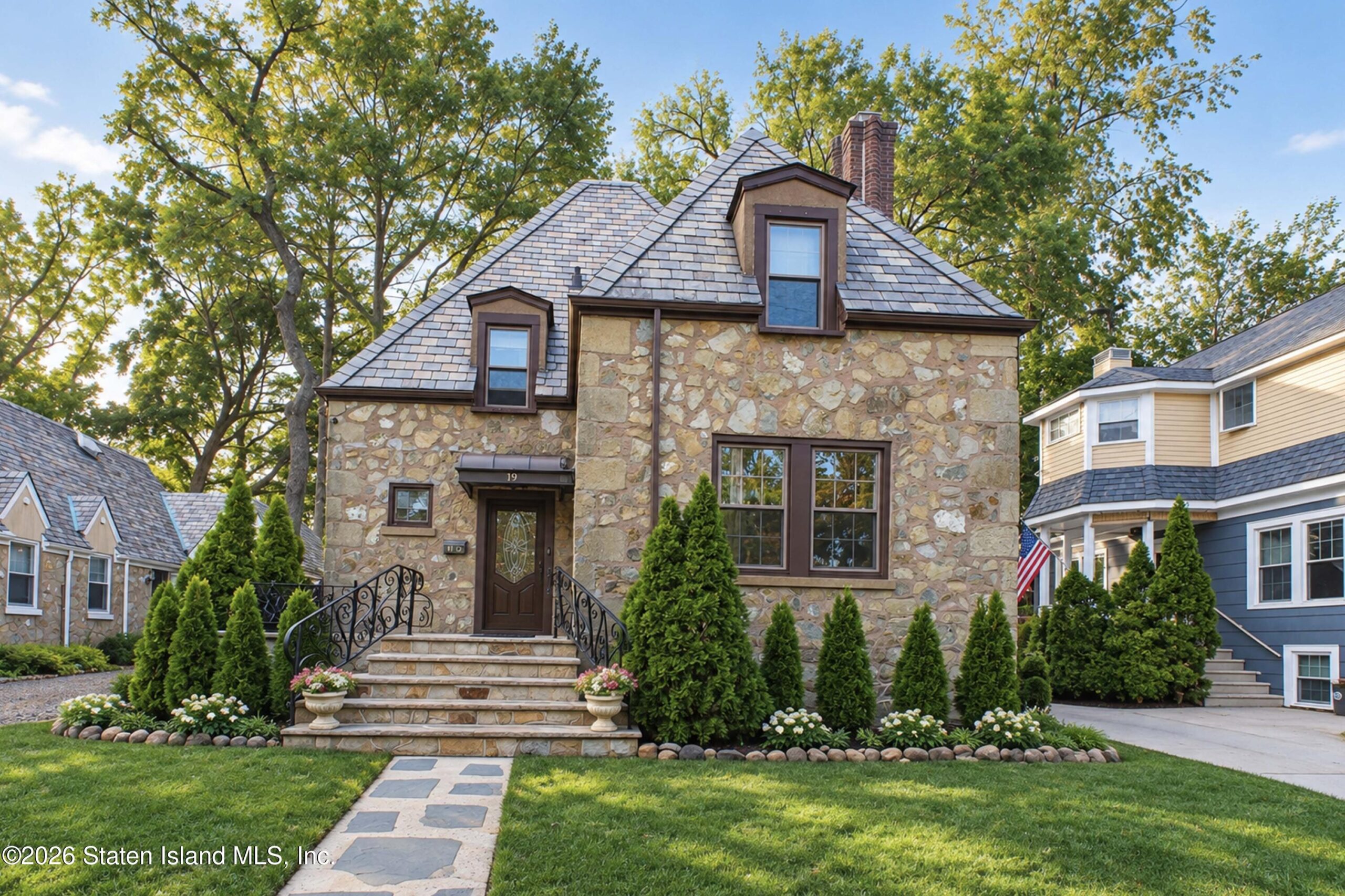 19 Lakeview Terrace, Staten Island, NY, 10305