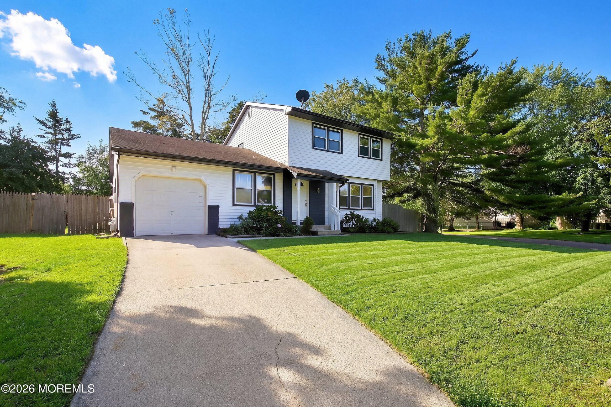 121 Lake Winnepesaukee Drive Image 2