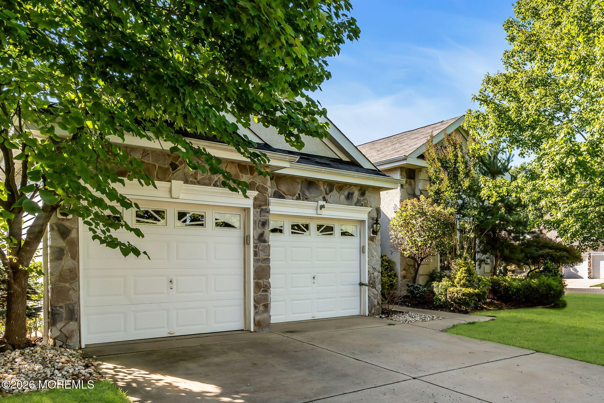1 Turnberry Place Image 4