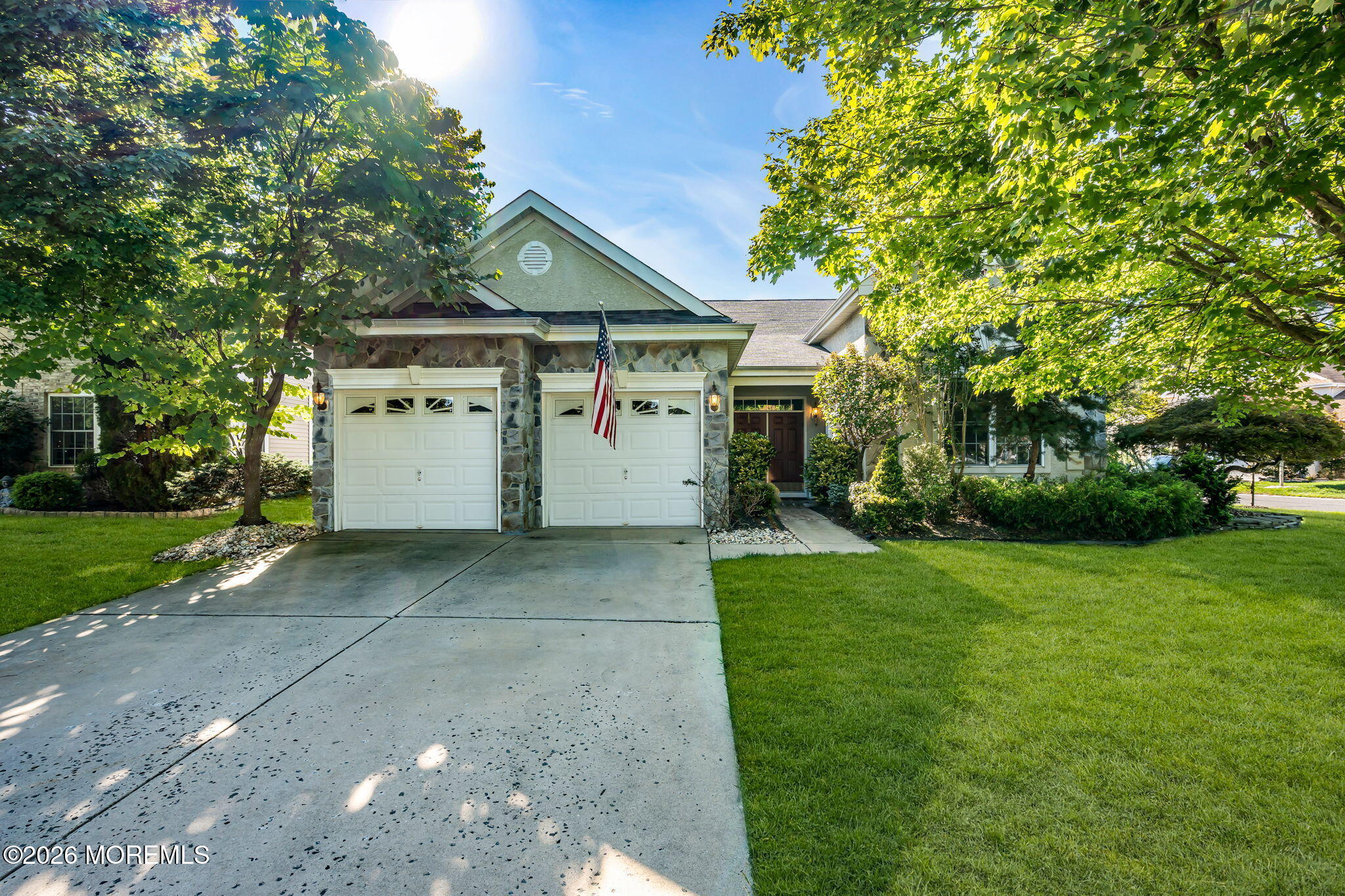 1 Turnberry Place Image 3