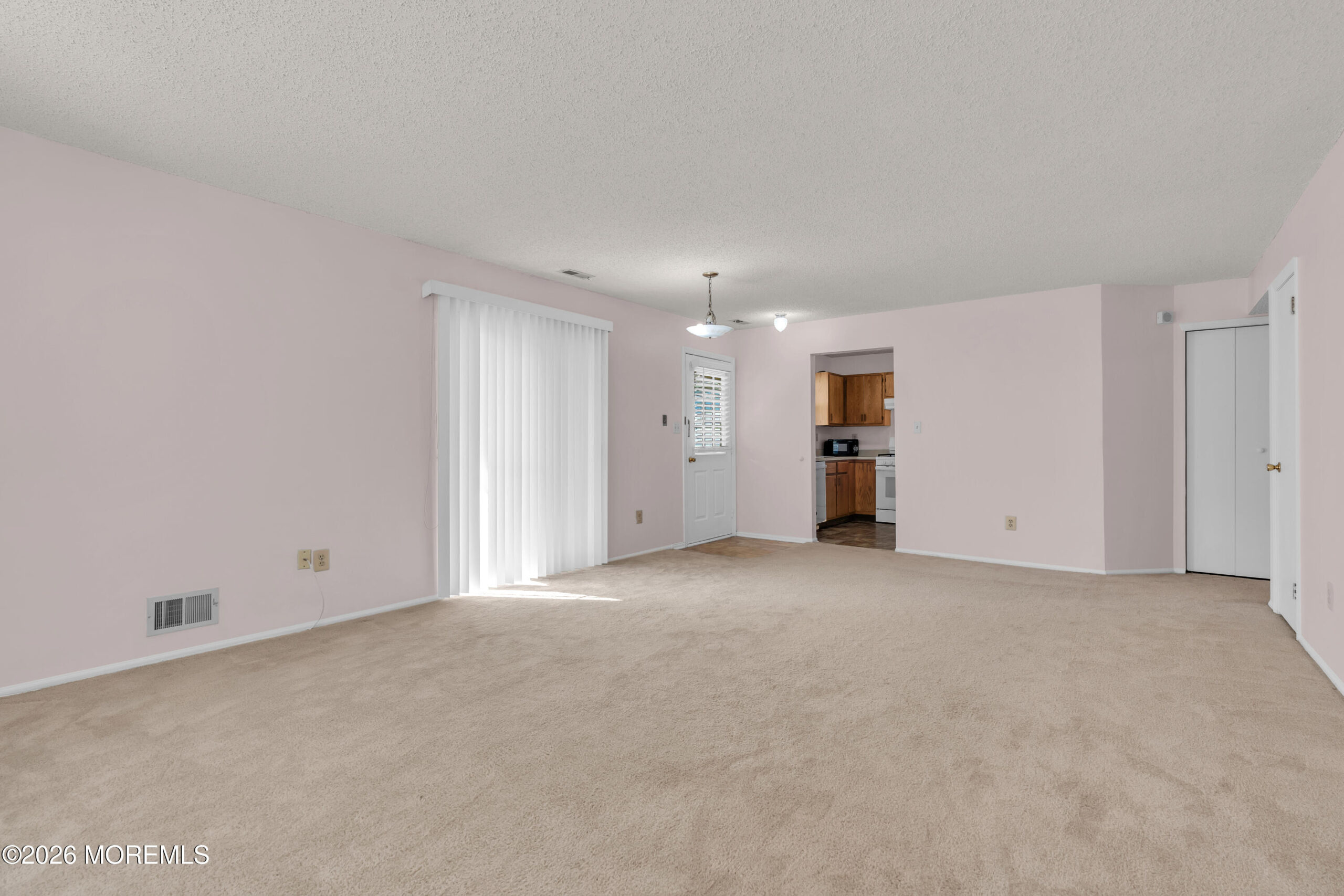 133 Tulip Lane Image 4