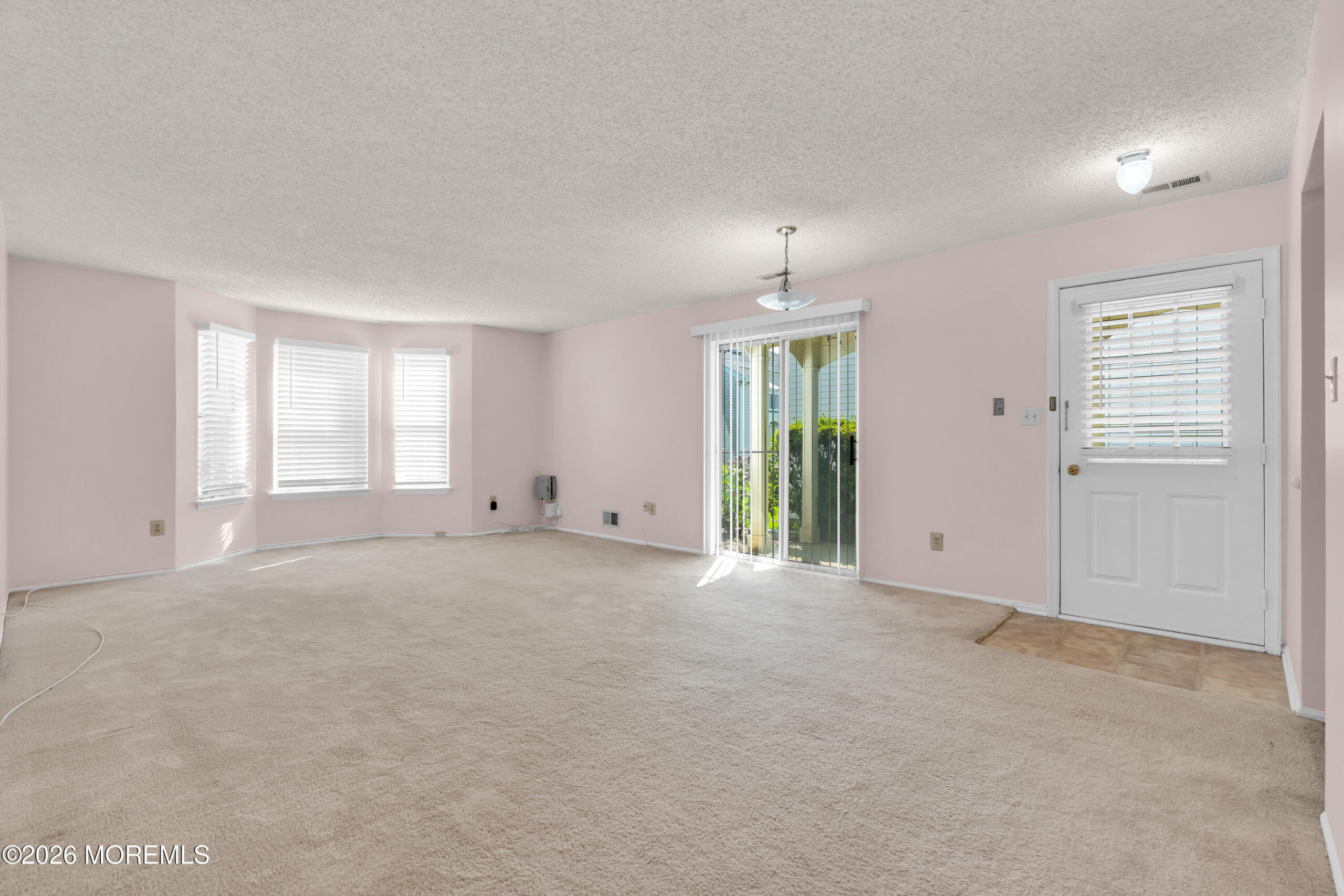 133 Tulip Lane Image 3