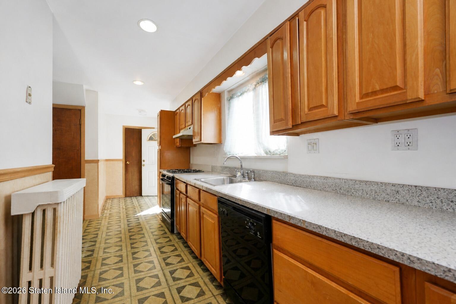 396 Bement Avenue, Staten Island, NY, 10310 image 34