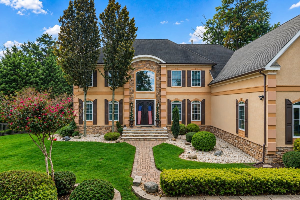 2 Lexington Court Image 3