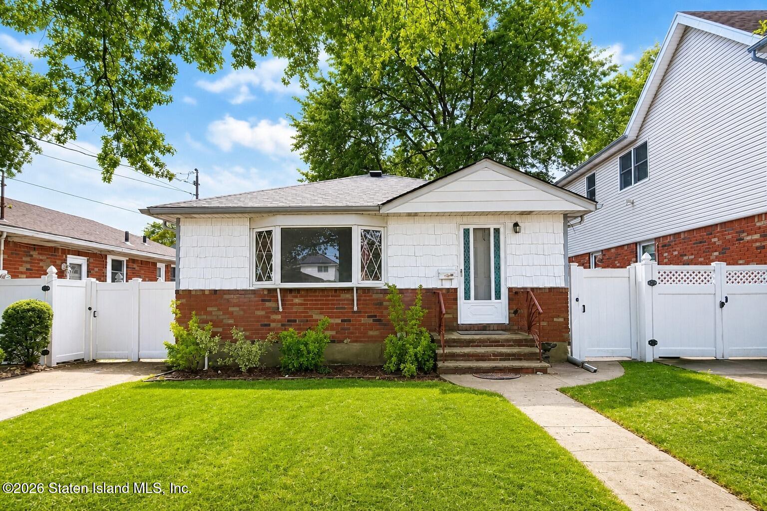 28 Reno Avenue, Staten Island, NY, 10306