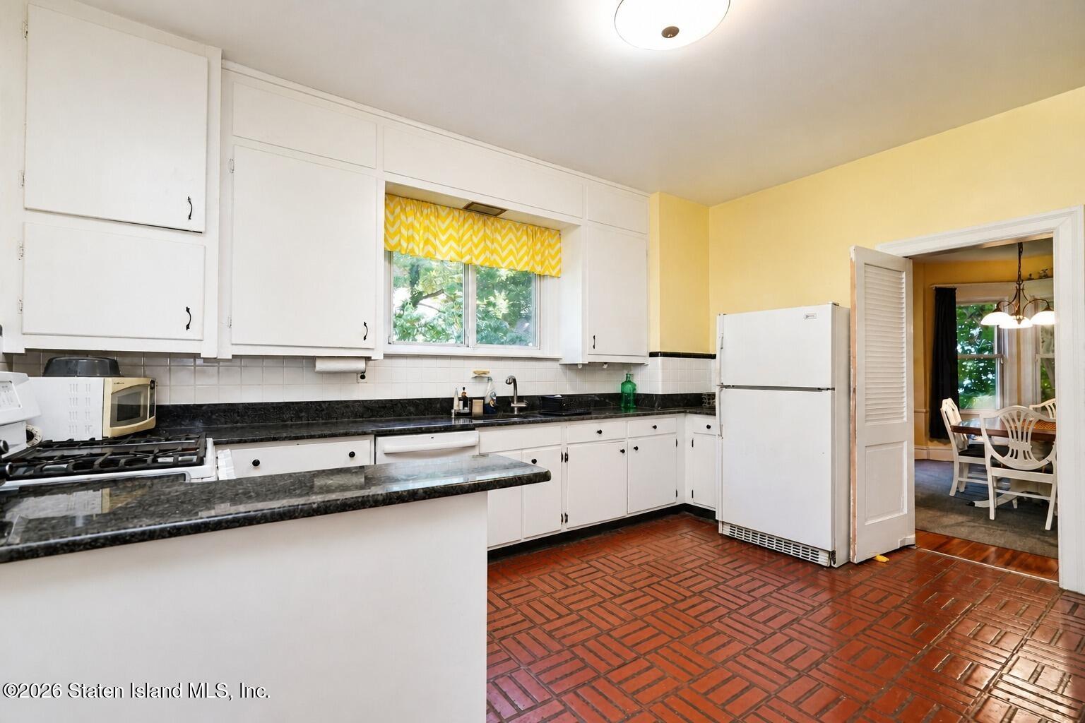 150 Douglas Road, Staten Island, NY, 10304 image 13
