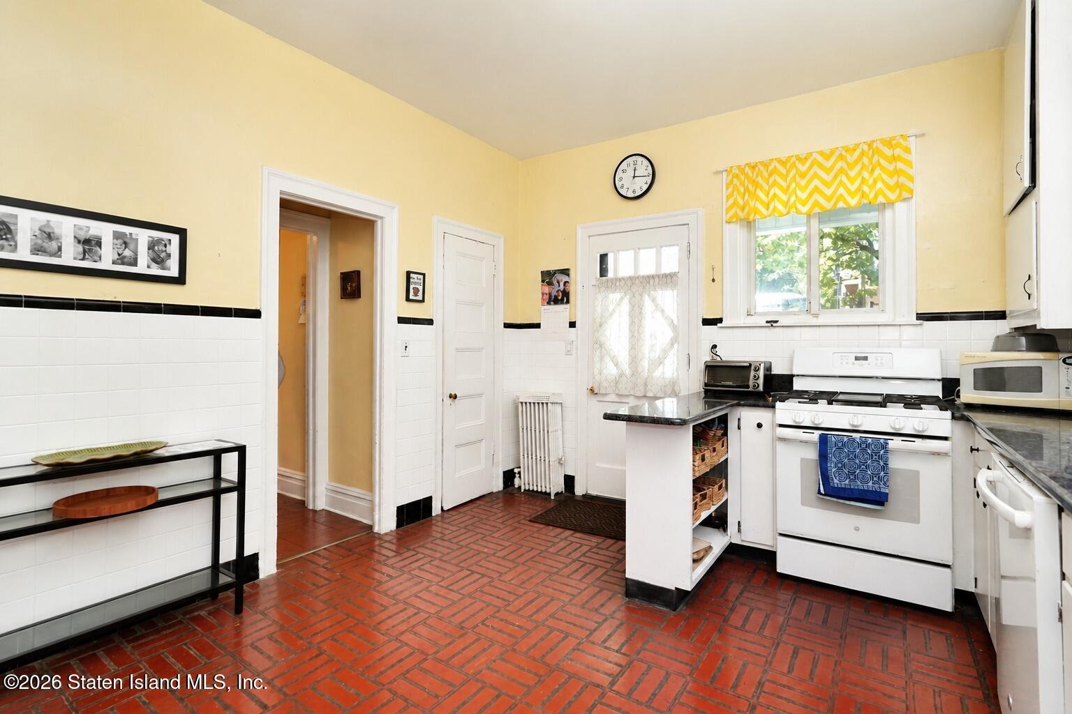 150 Douglas Road, Staten Island, NY, 10304 image 16
