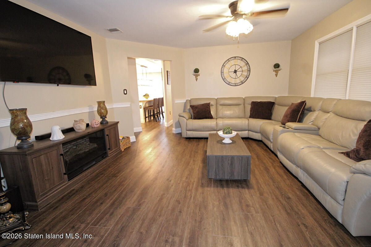 17 Samantha Lane, Staten Island, NY, 10309 image 9