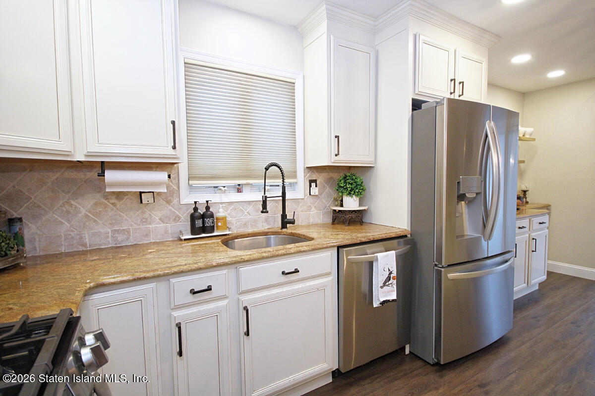17 Samantha Lane, Staten Island, NY, 10309 image 12