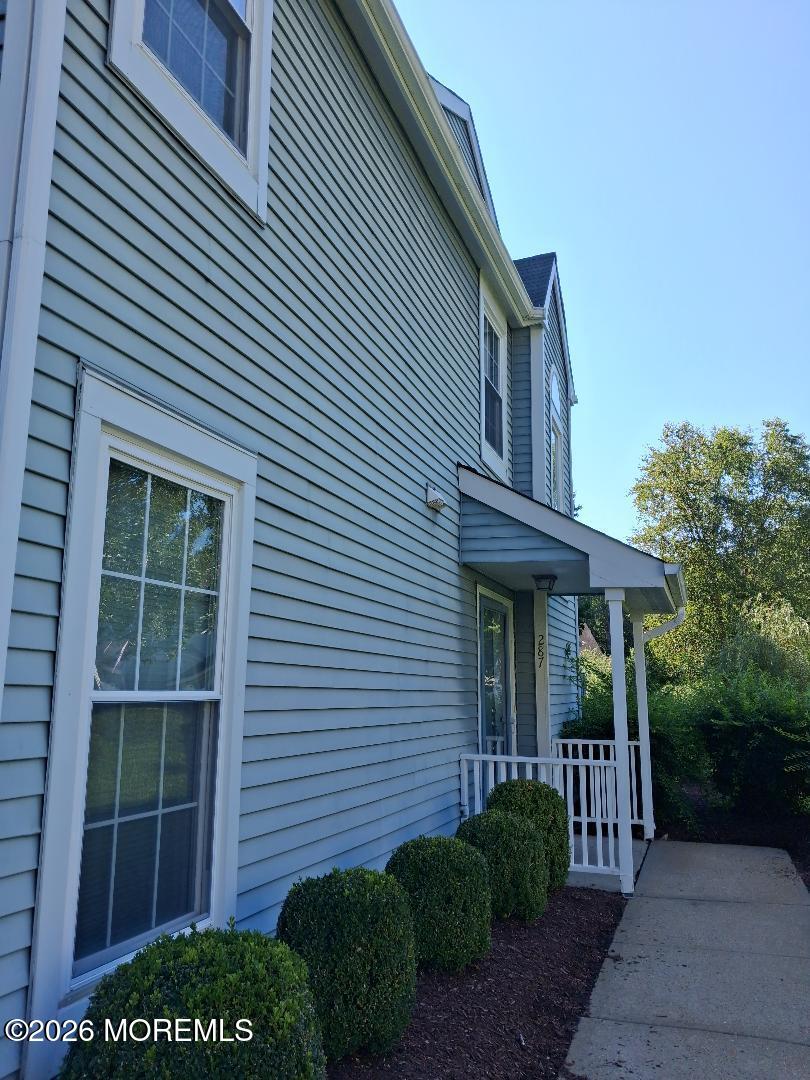 287 Elmwood Court Image 3
