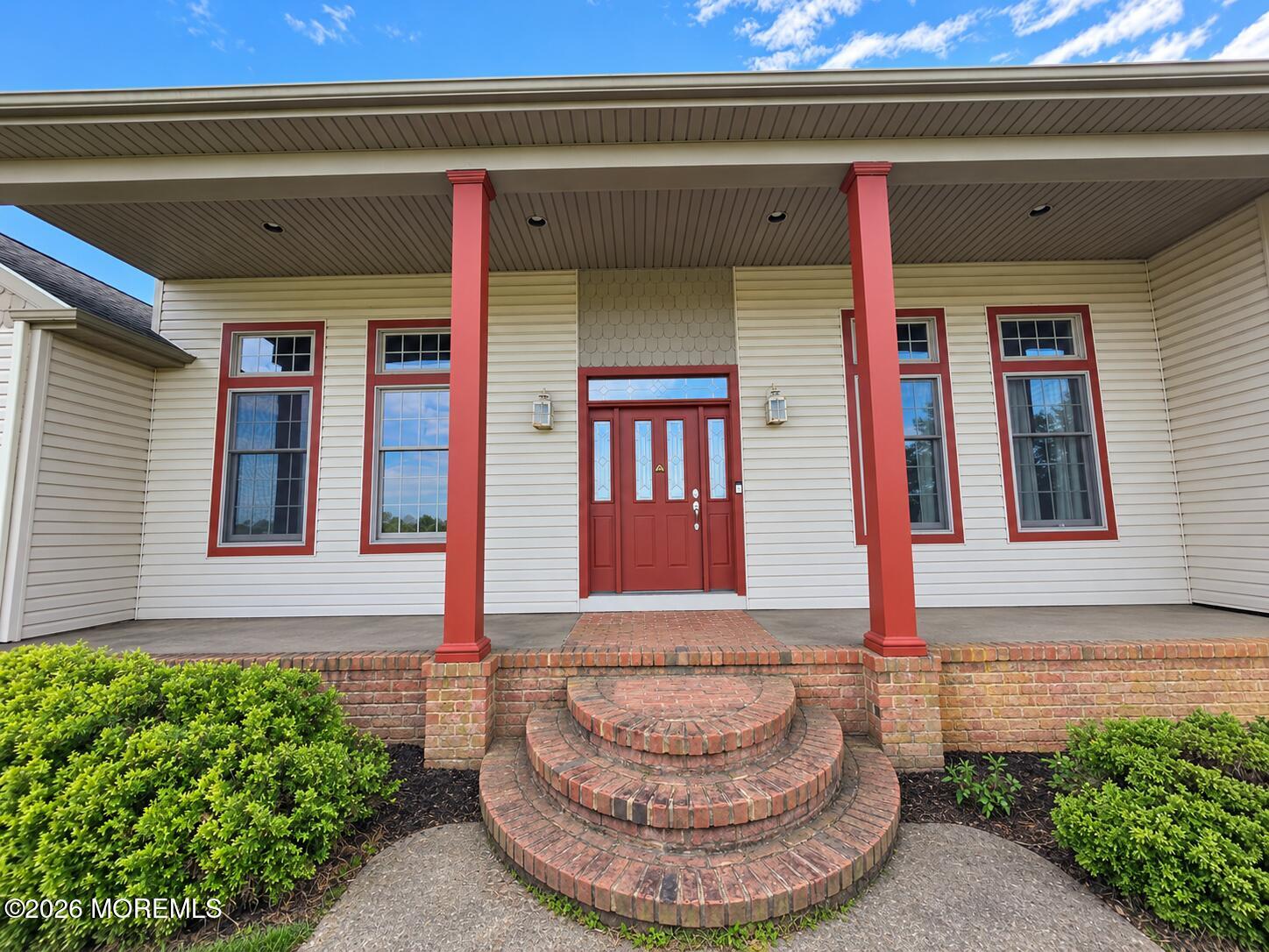 290 N Myrtle Street Image 3