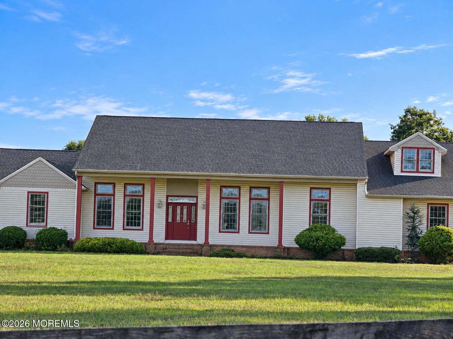 290 N Myrtle Street Image 2