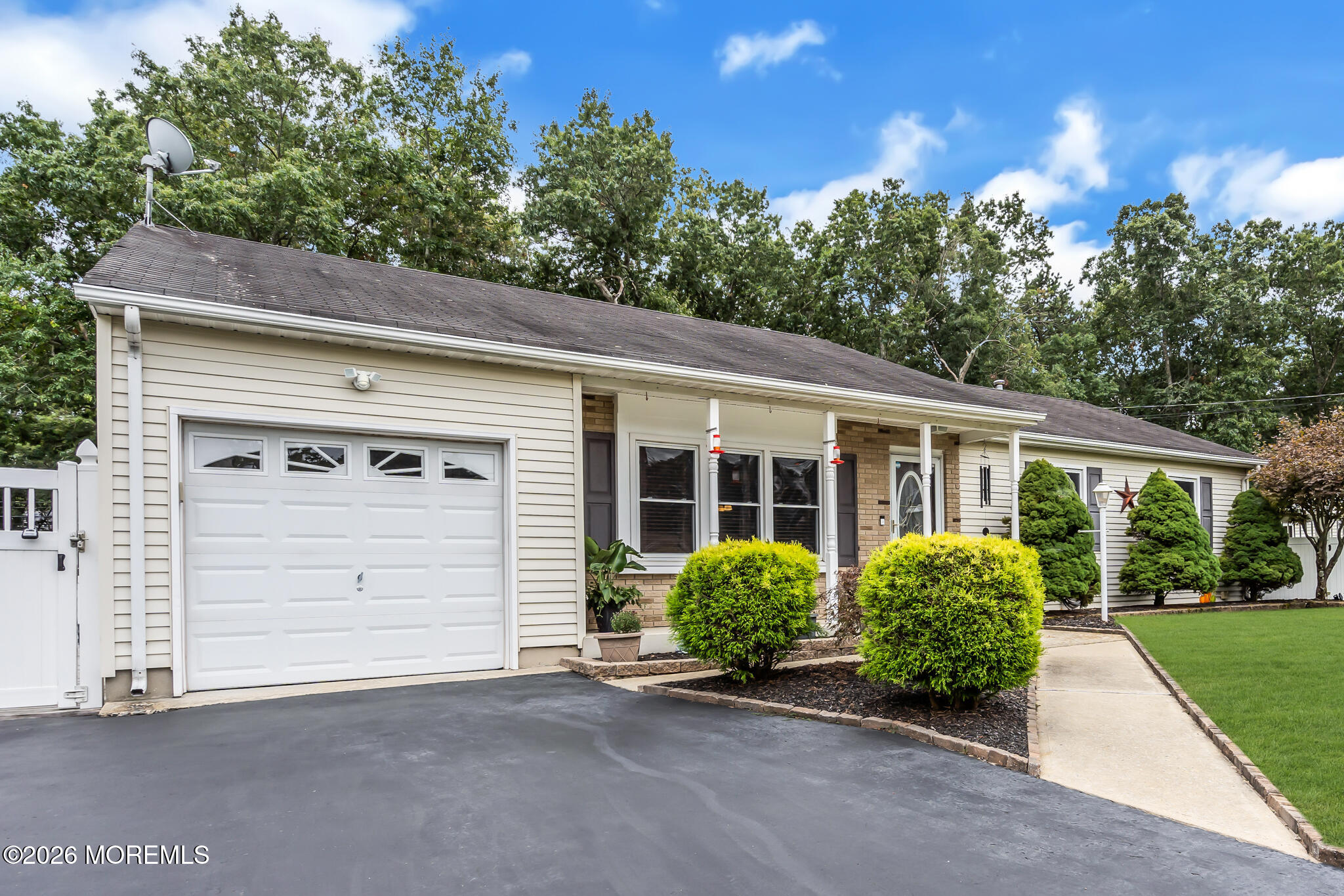 143 Lakewood Avenue Image 1