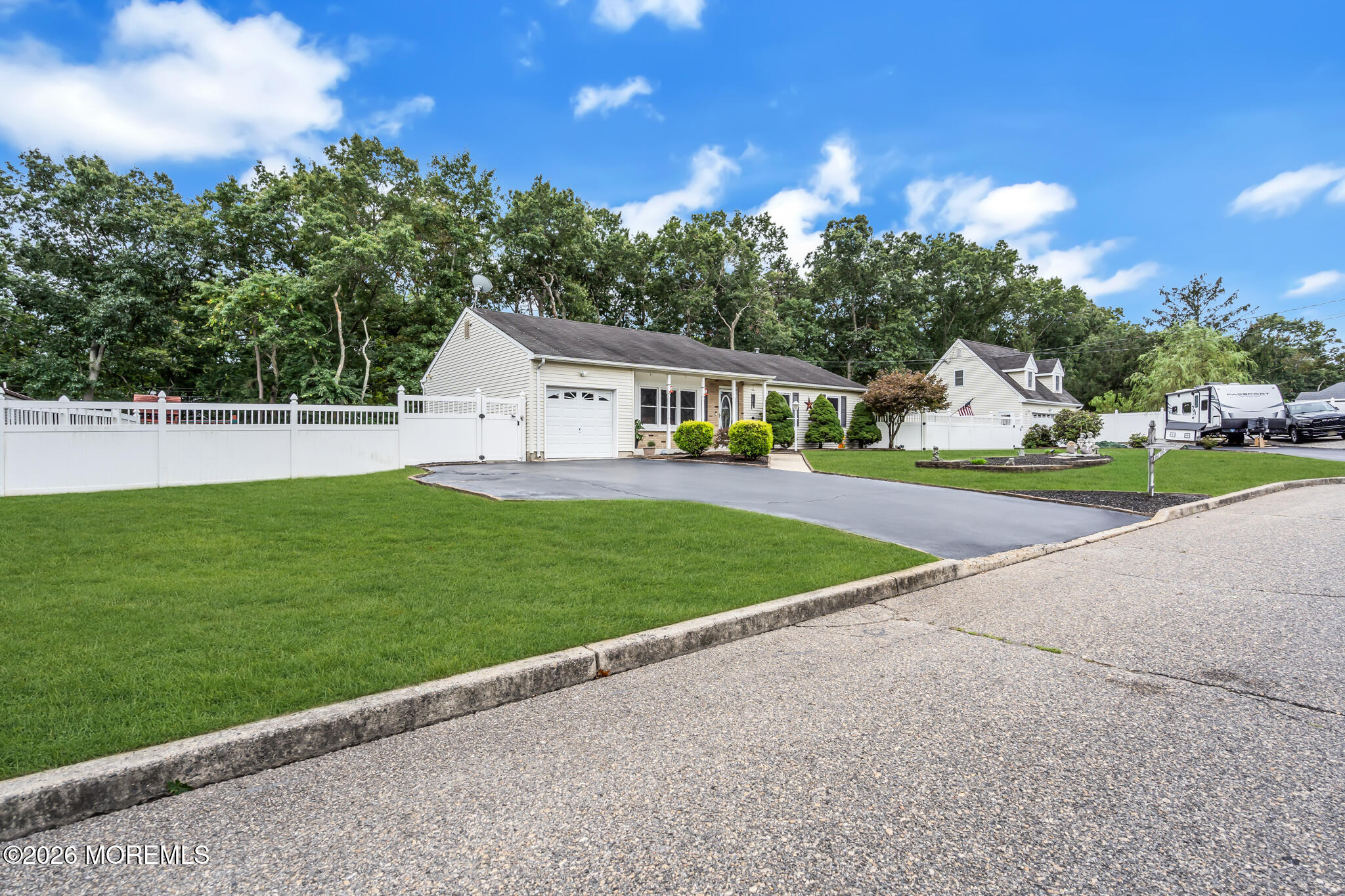 143 Lakewood Avenue Image 5