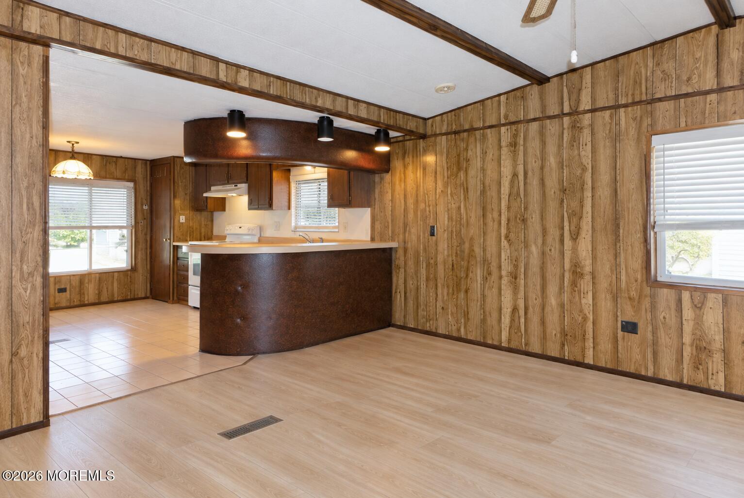 16 Martin Drive Image 4