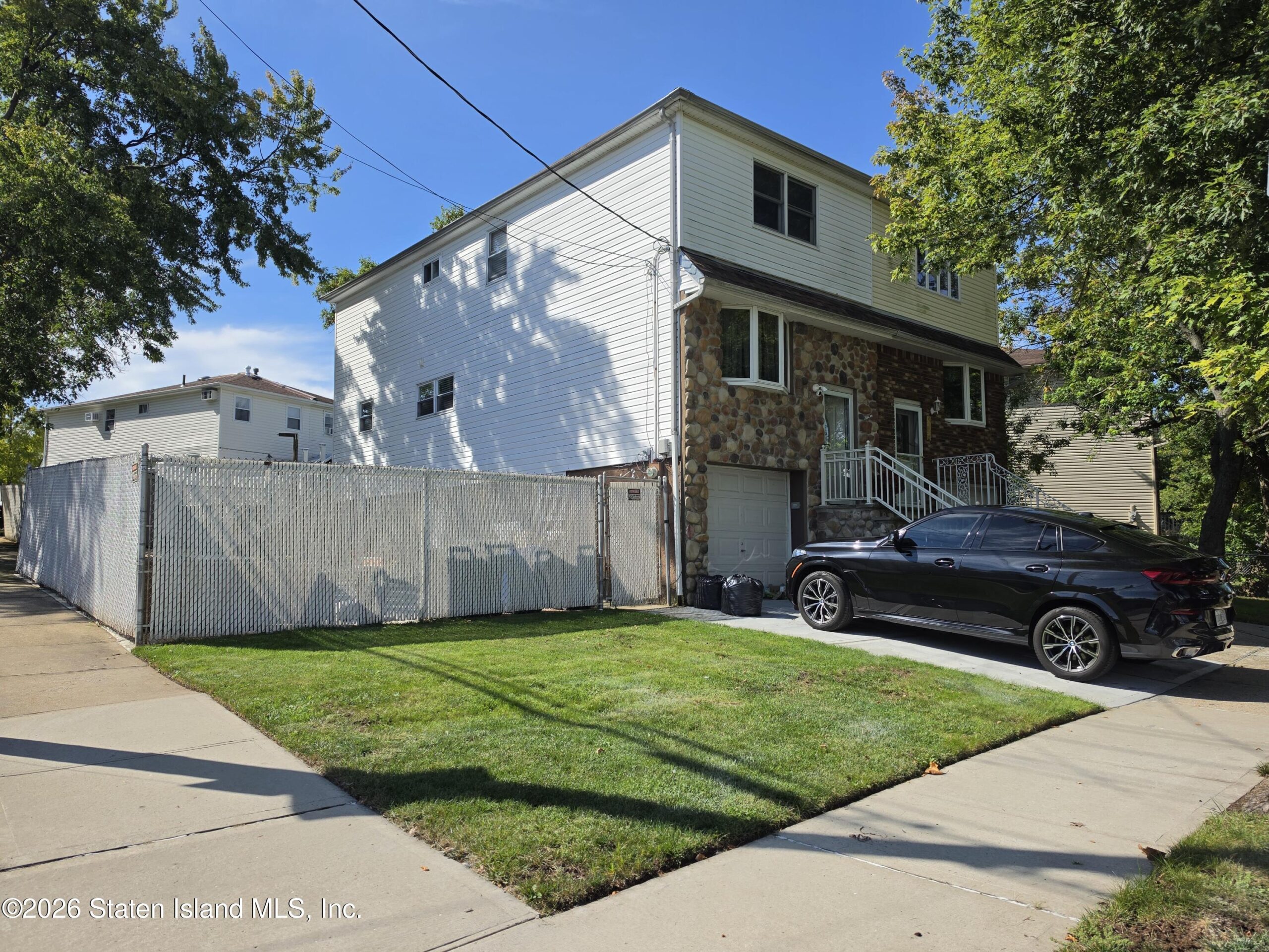 4 Vineland Avenue Image 2