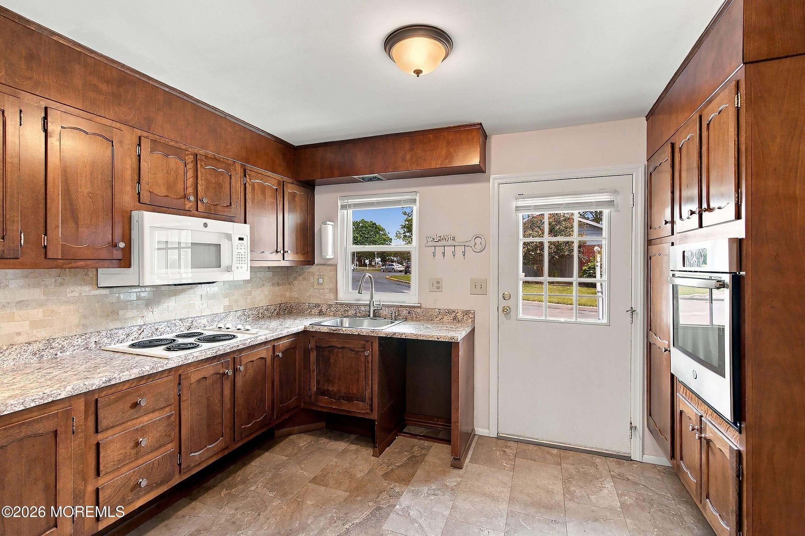 419A Chatham Court Image 2