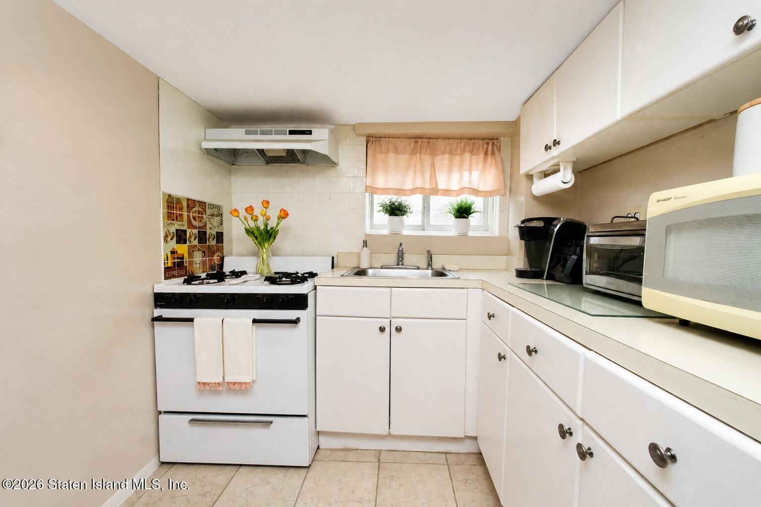 4 Sommers Lane, Staten Island, NY, 10314 image 33