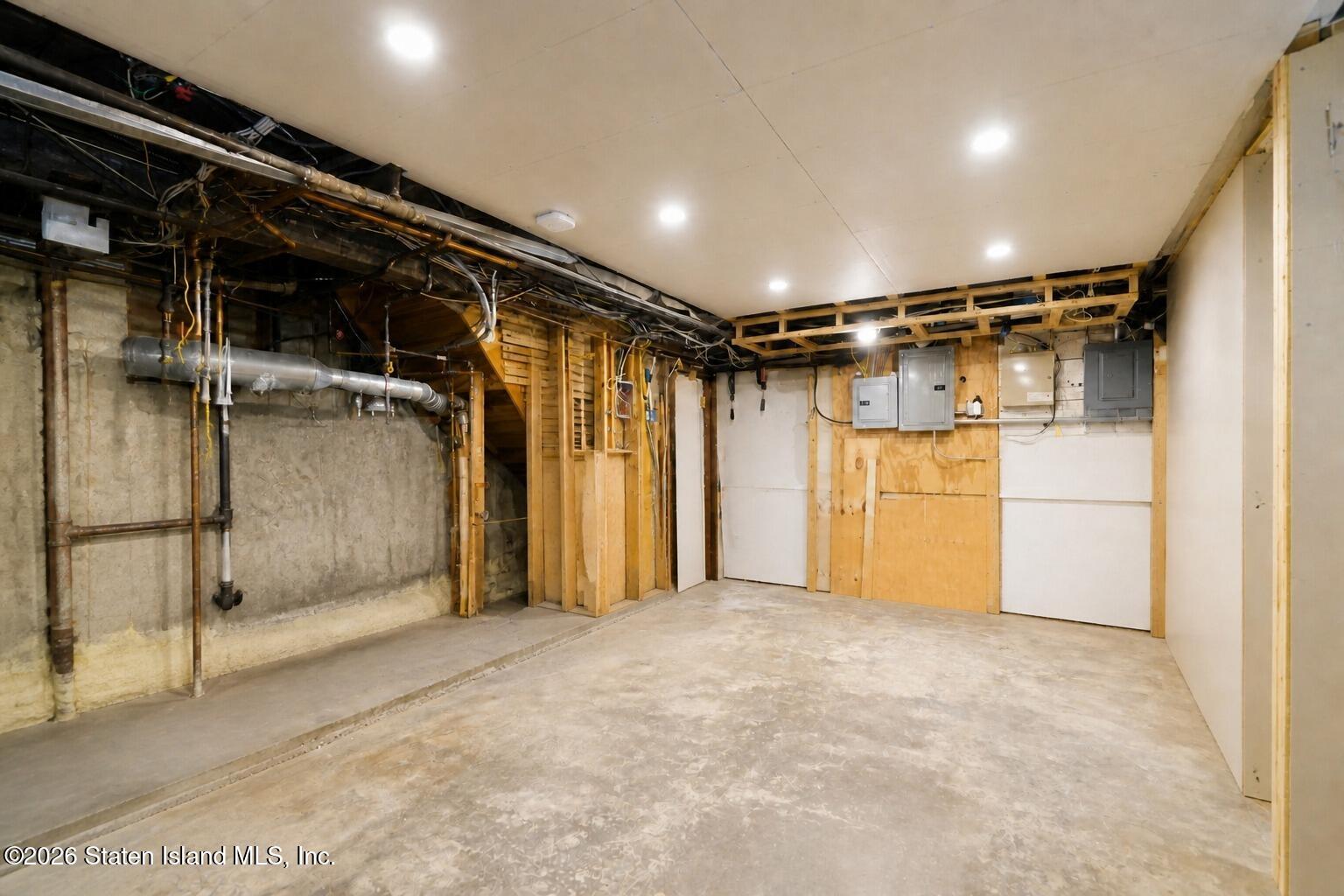 35 Landis Avenue, Staten Island, NY, 10305 image 16