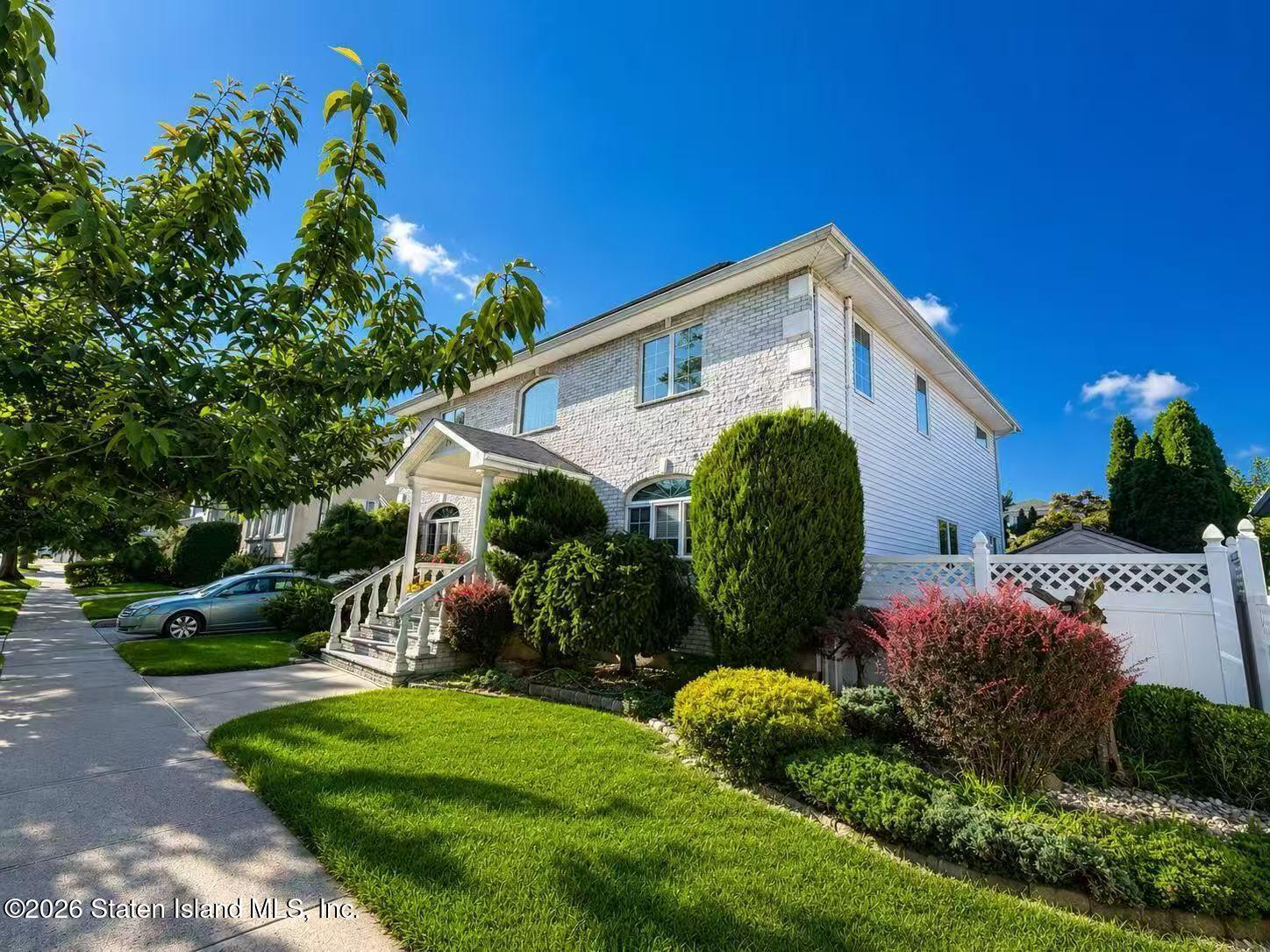 73 Columbus Avenue Image 2