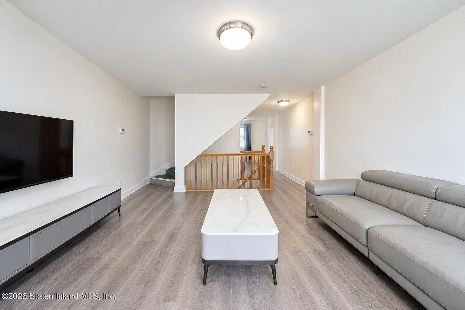 16 Temple Court, Staten Island, NY, 10314 image 6