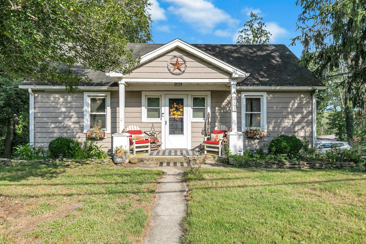 193 Colts Neck Road, Farmingdale, NJ, 07727