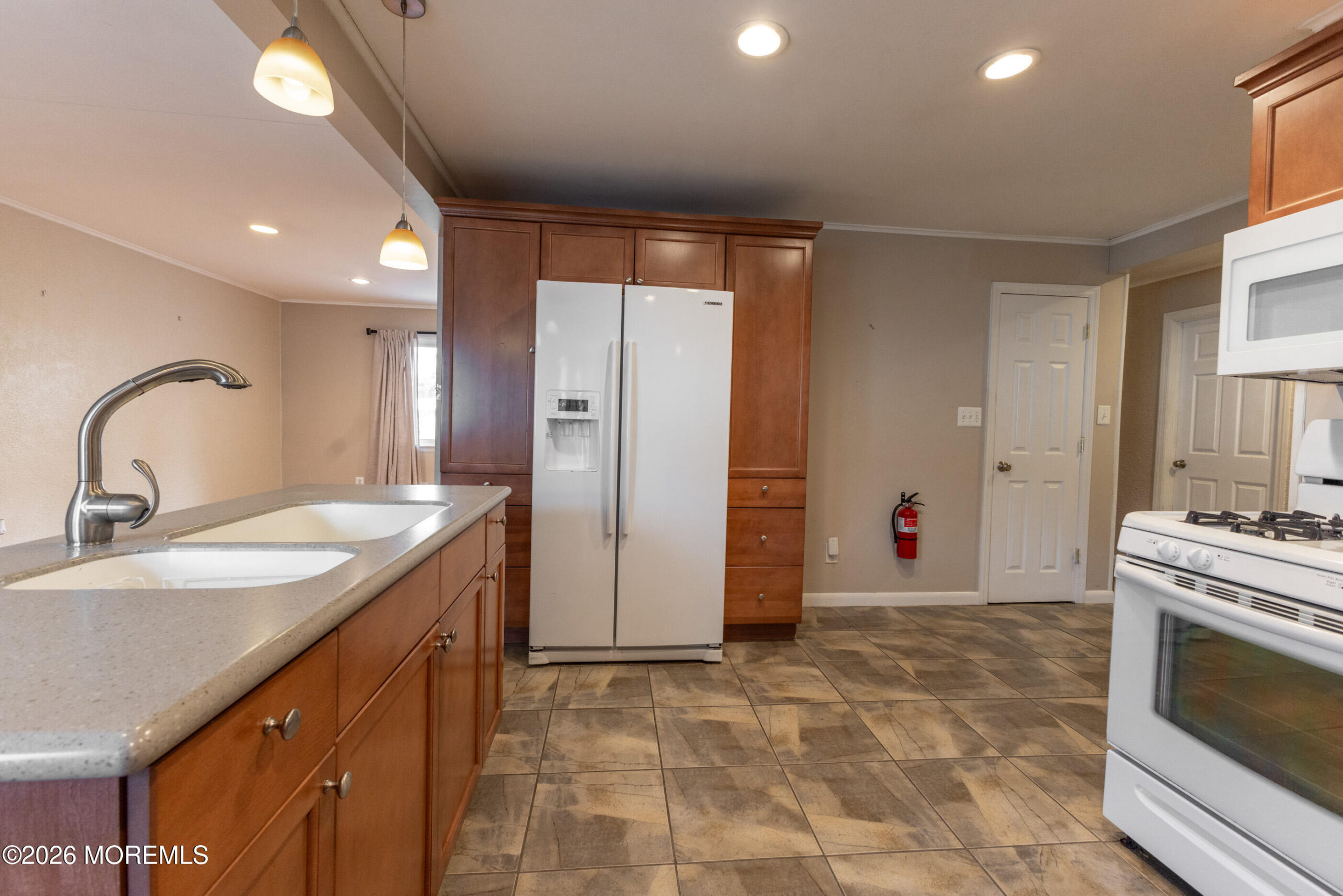466 Vassar Place Image 5