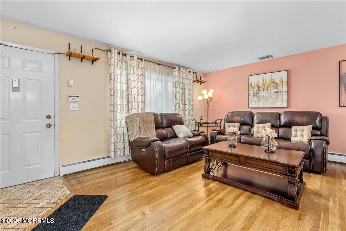 910 Interlaken Avenue Image 4