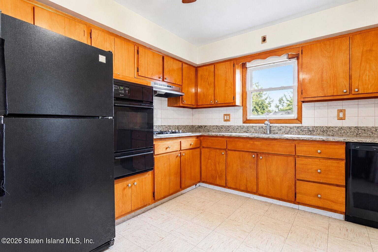 94 Cedar Avenue, Staten Island, NY, 10305 image 30