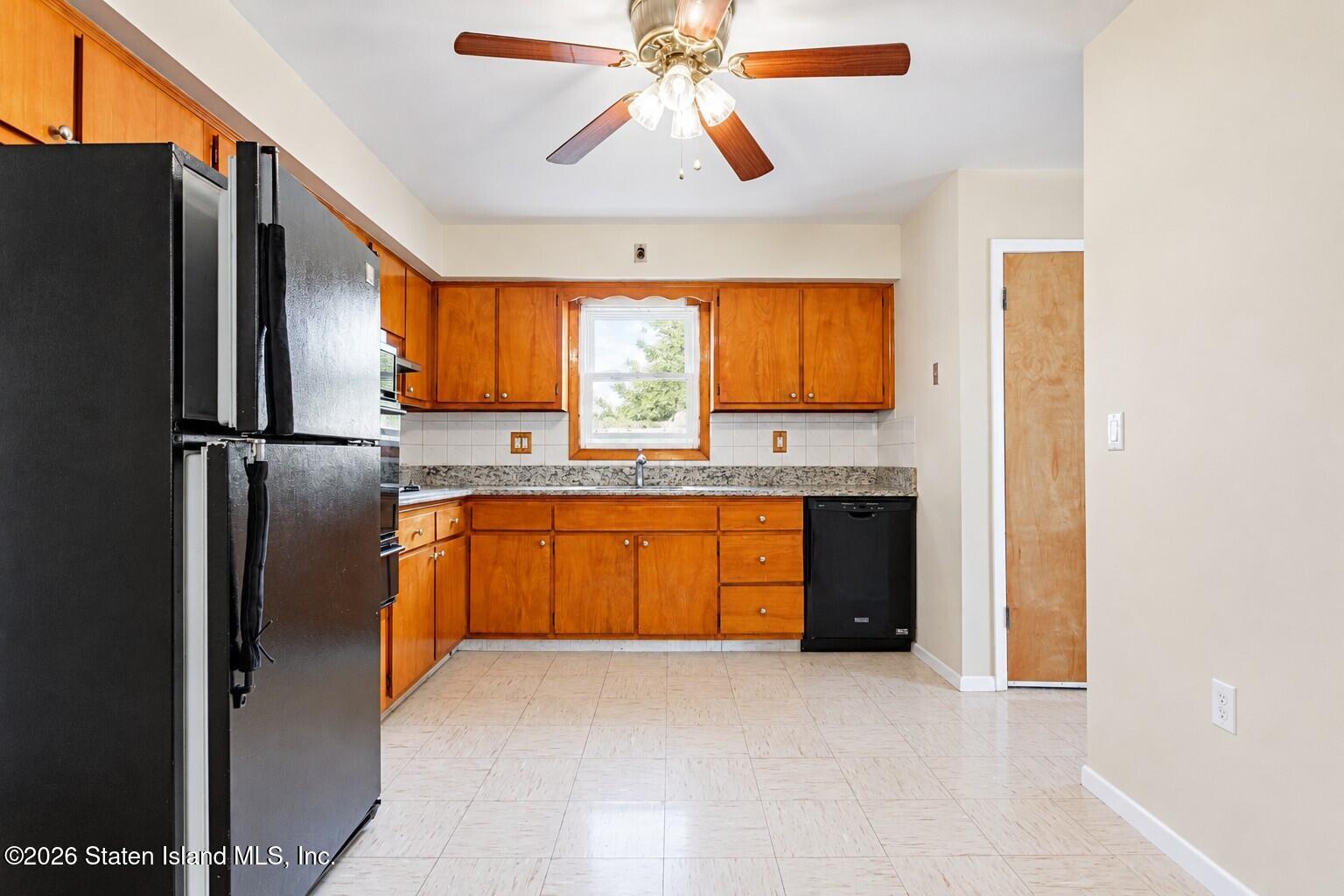94 Cedar Avenue, Staten Island, NY, 10305 image 31