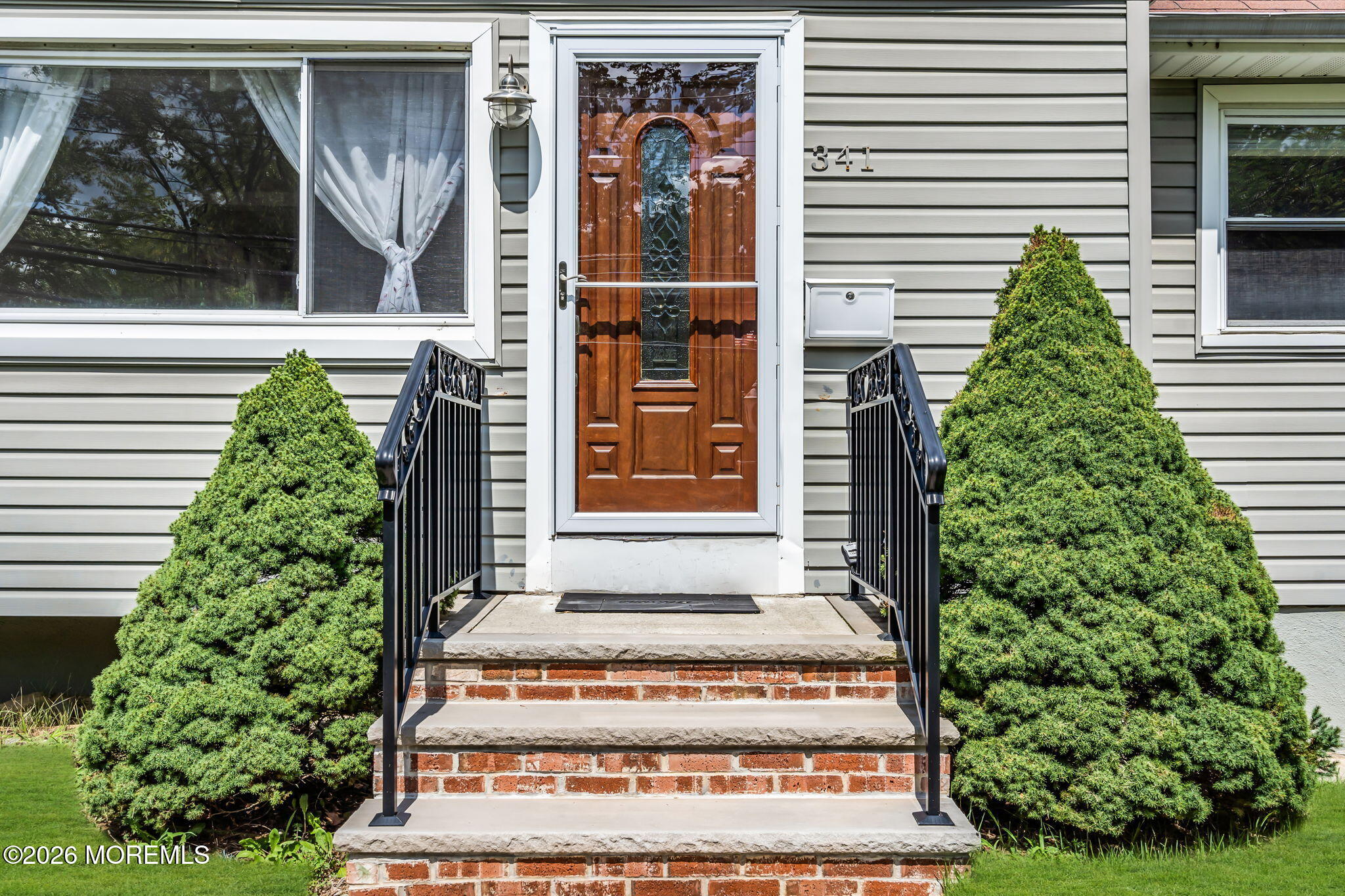 341 Middle Road Image 3