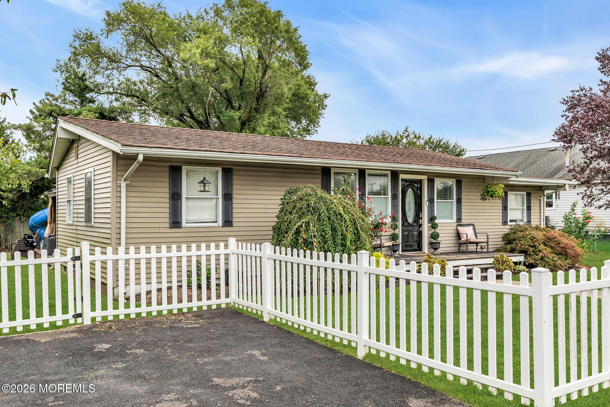 655 Ellicott Avenue Image 2