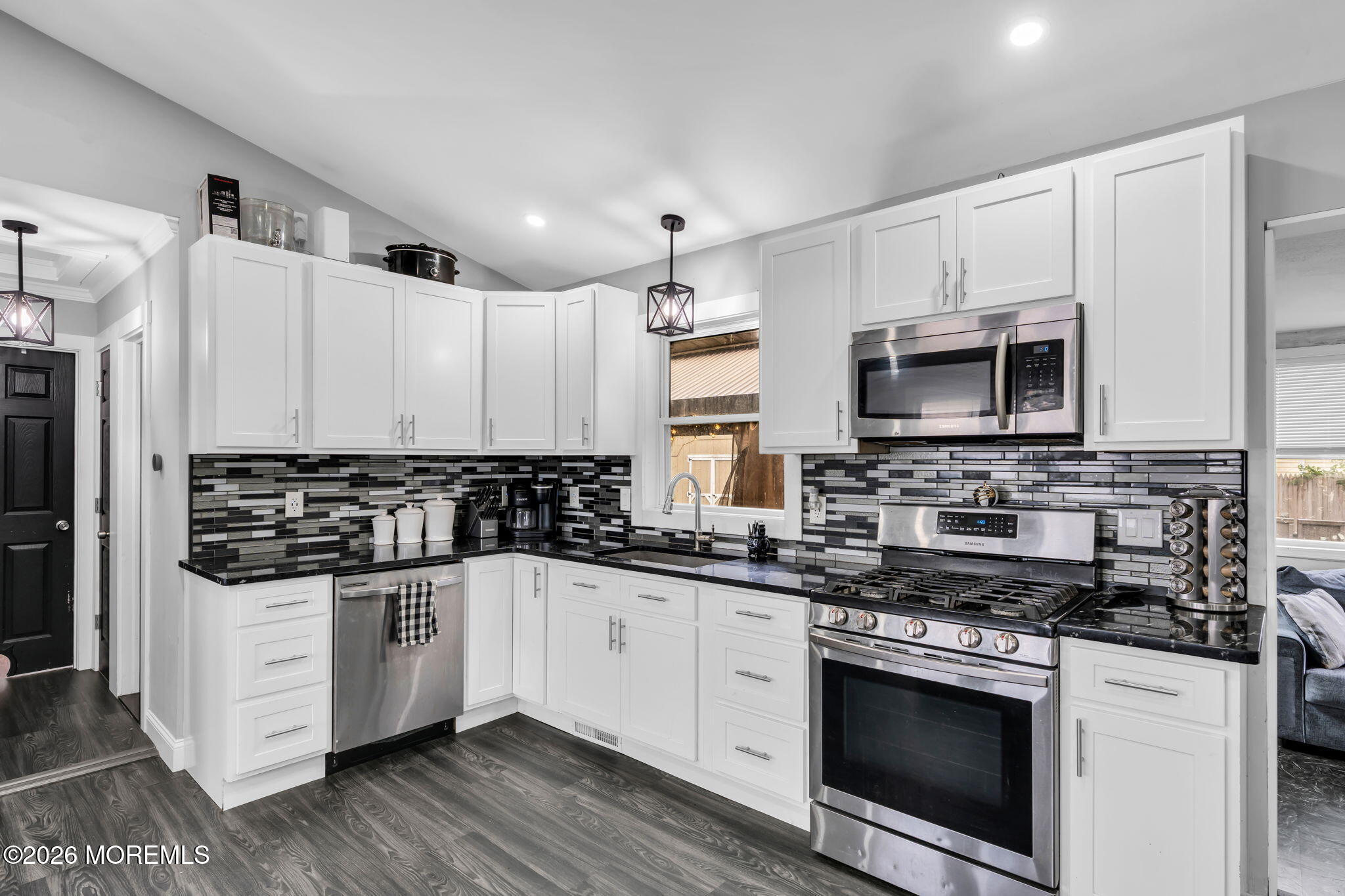 655 Ellicott Avenue Image 3